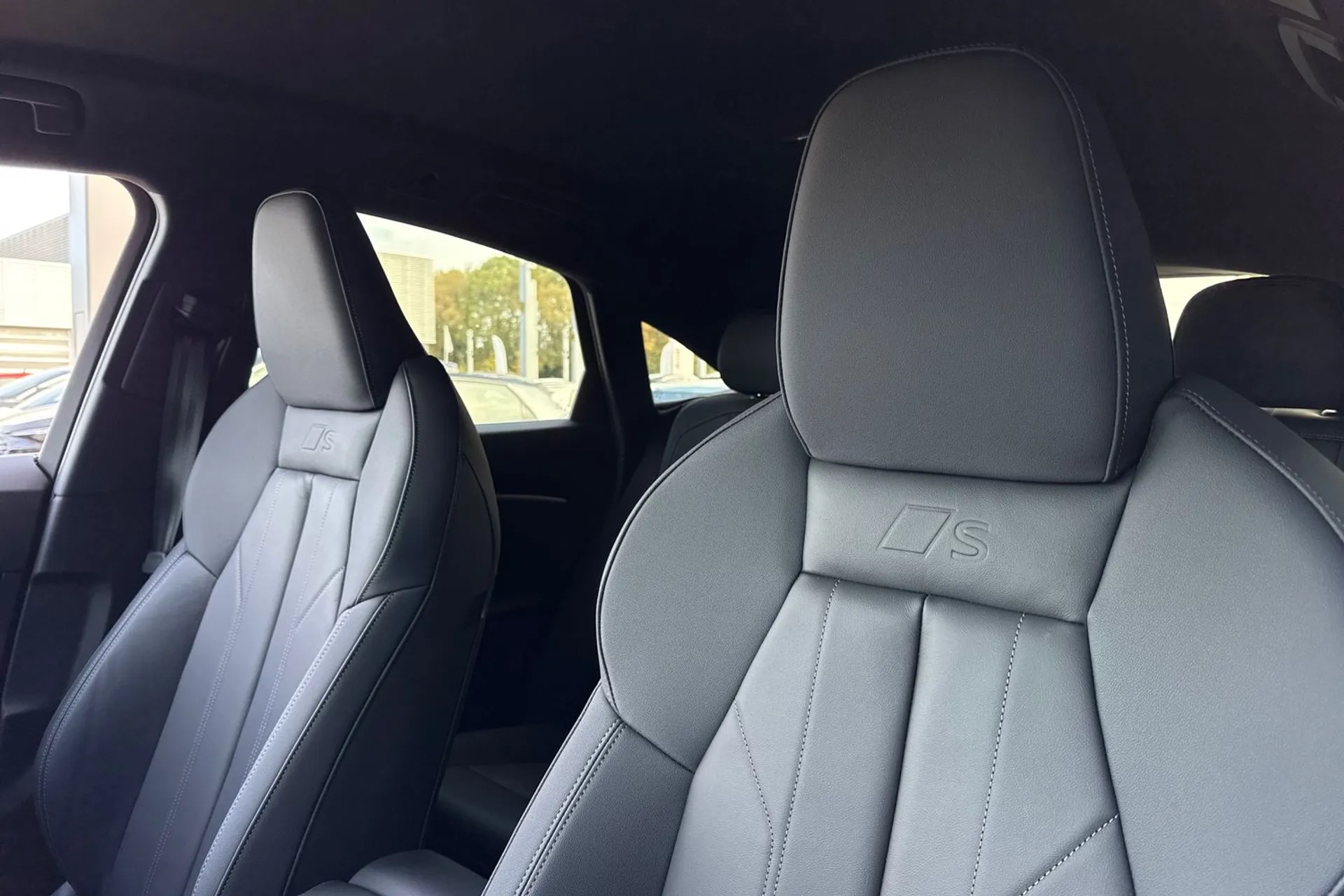 Audi Q5 thumbnail image number 31