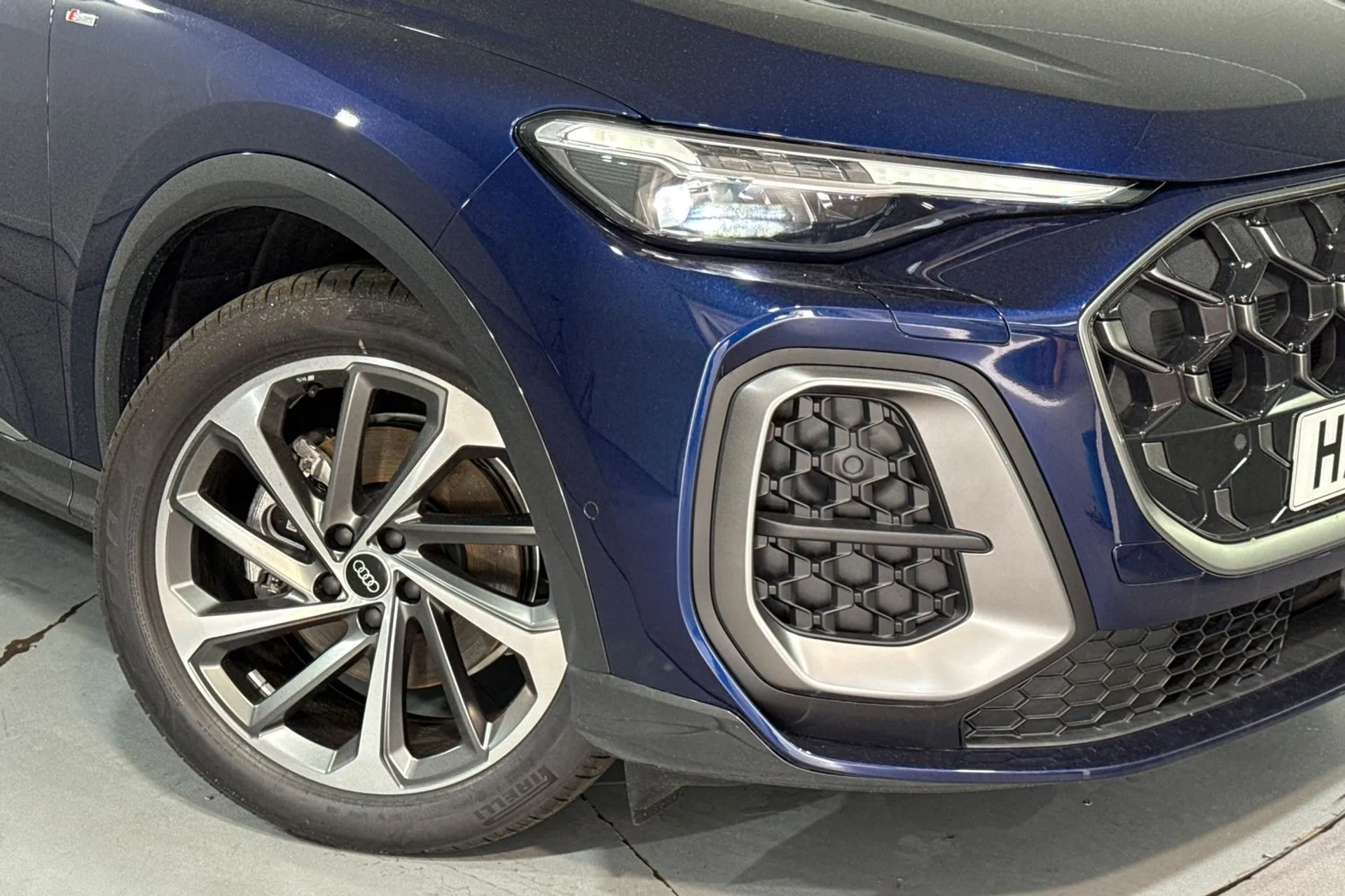 Audi Q5 thumbnail image number 8