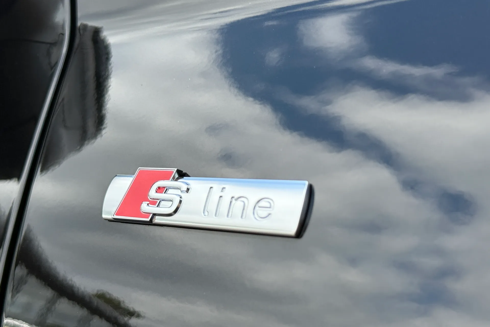 Audi Q6 e-tron thumbnail image number 7