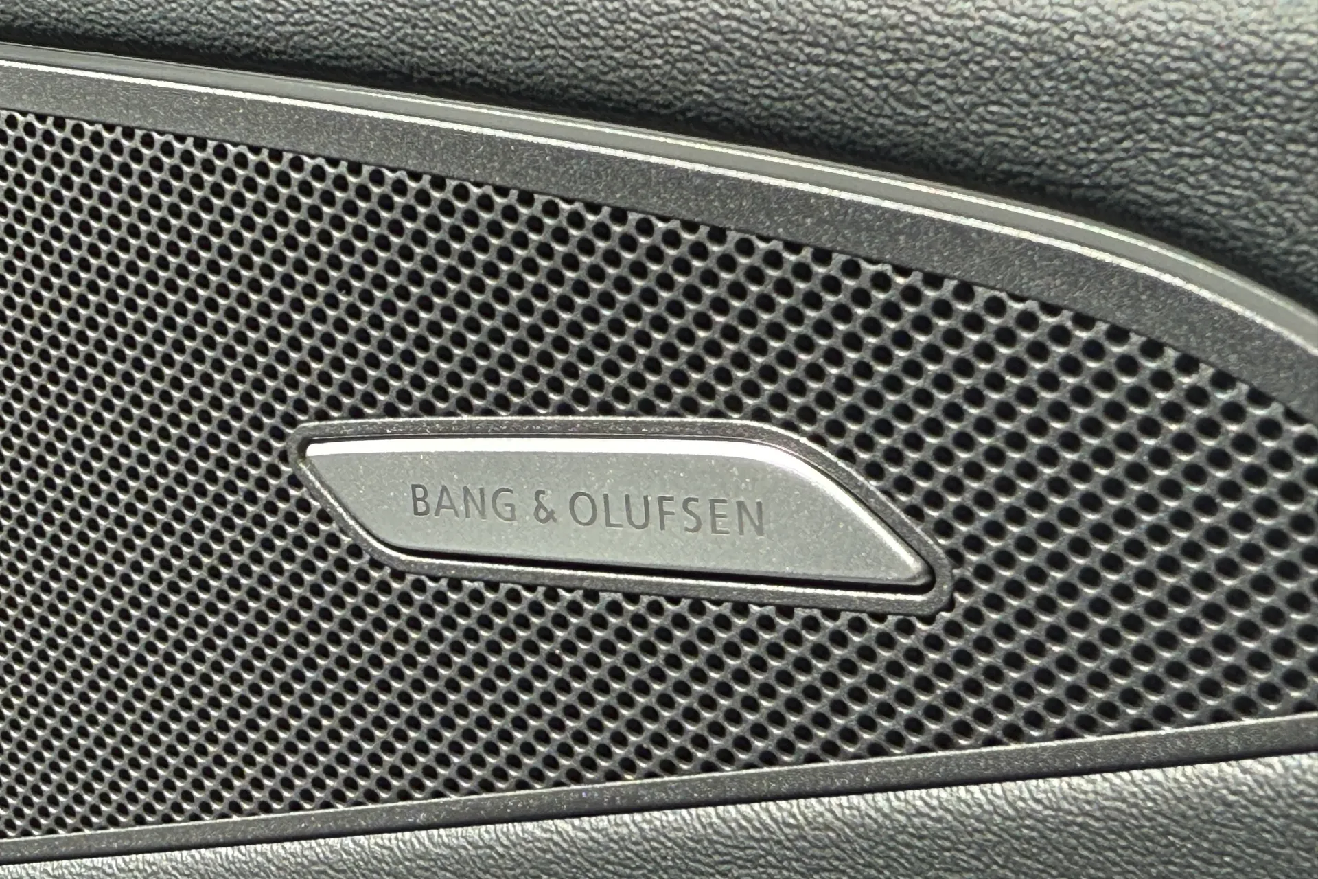 Audi Q6 e-tron thumbnail image number 25