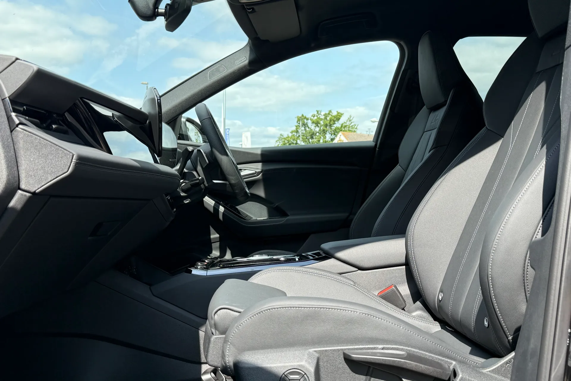 Audi Q6 e-tron thumbnail image number 49