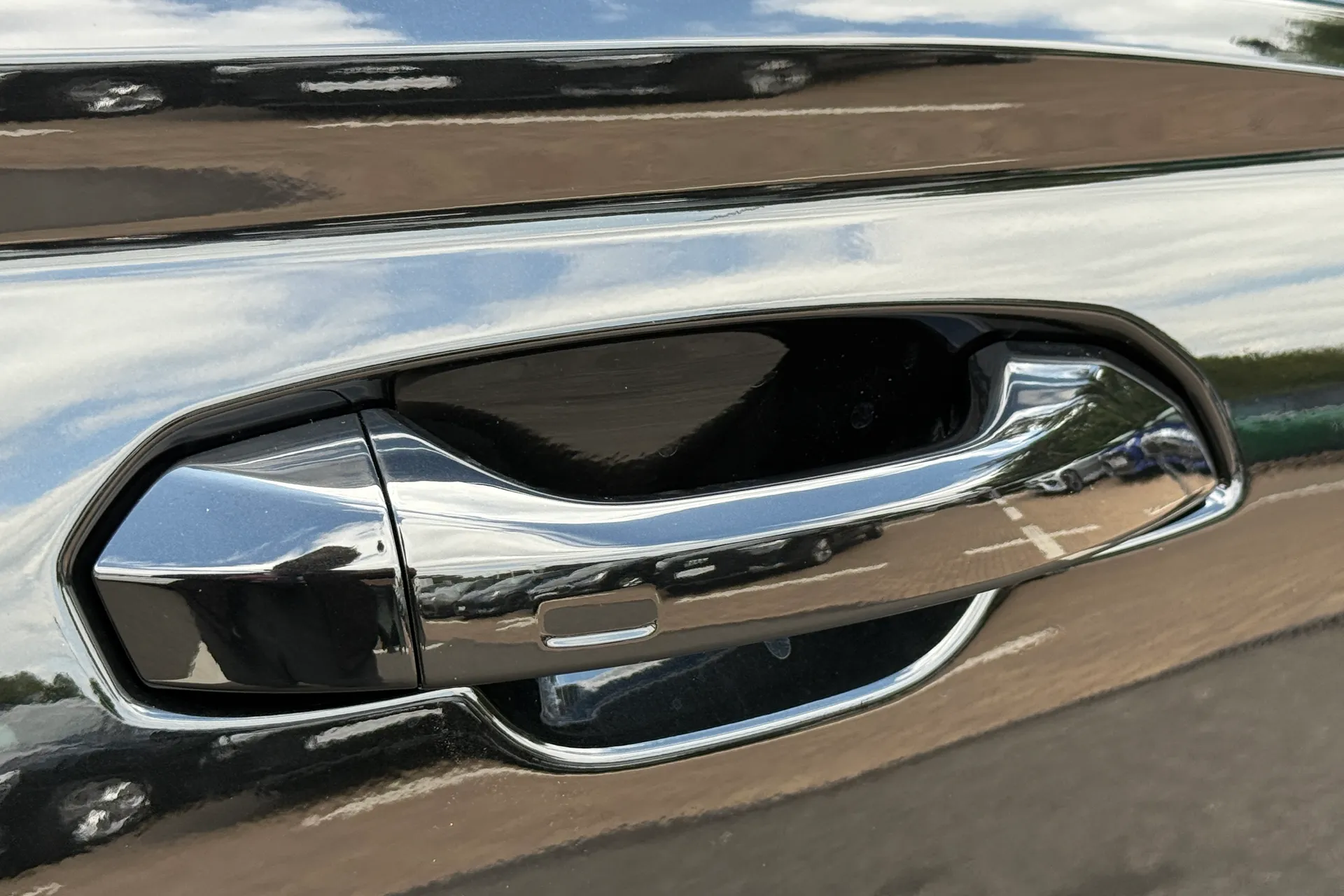 Audi Q6 e-tron thumbnail image number 13