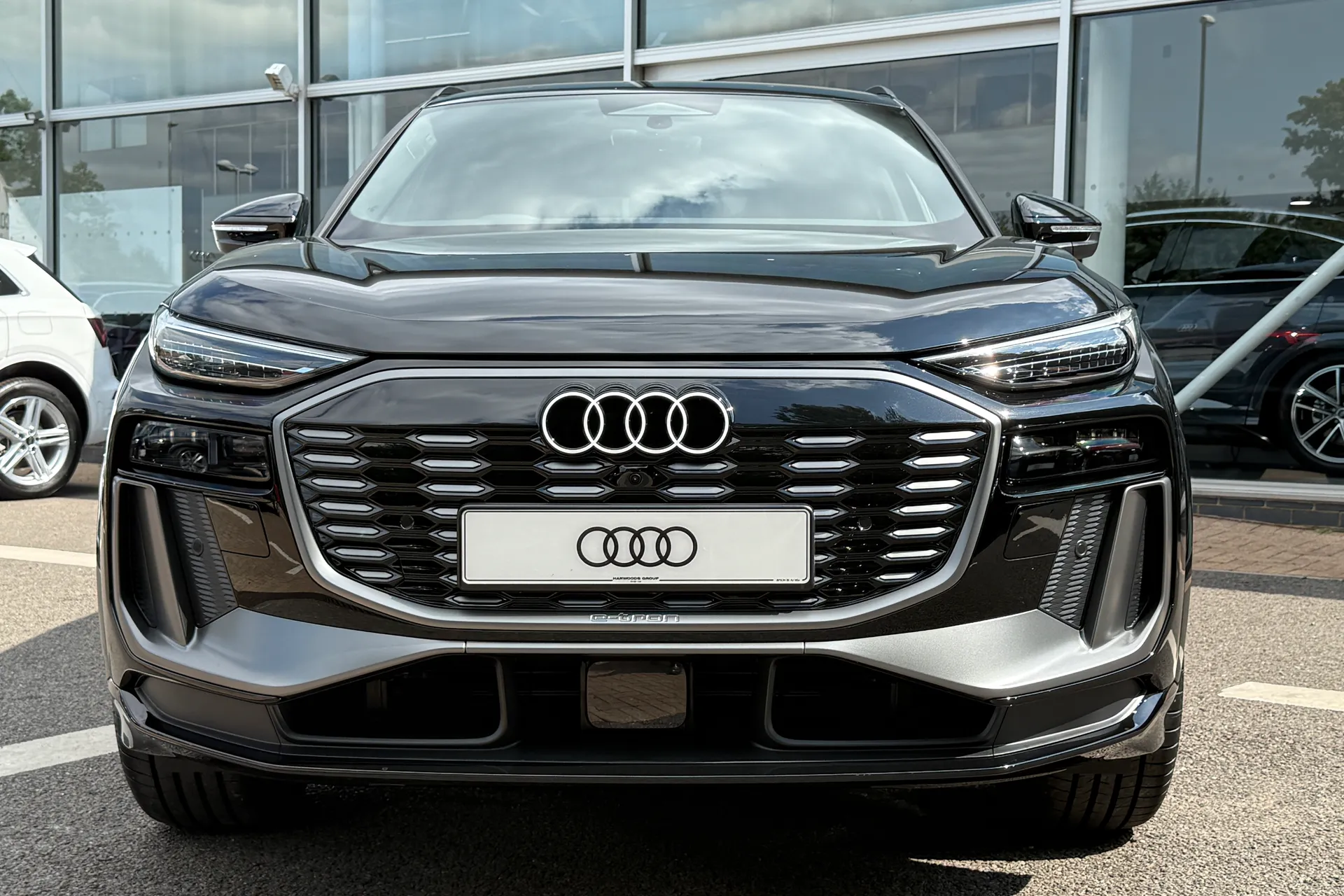 Audi Q6 e-tron thumbnail image number 54