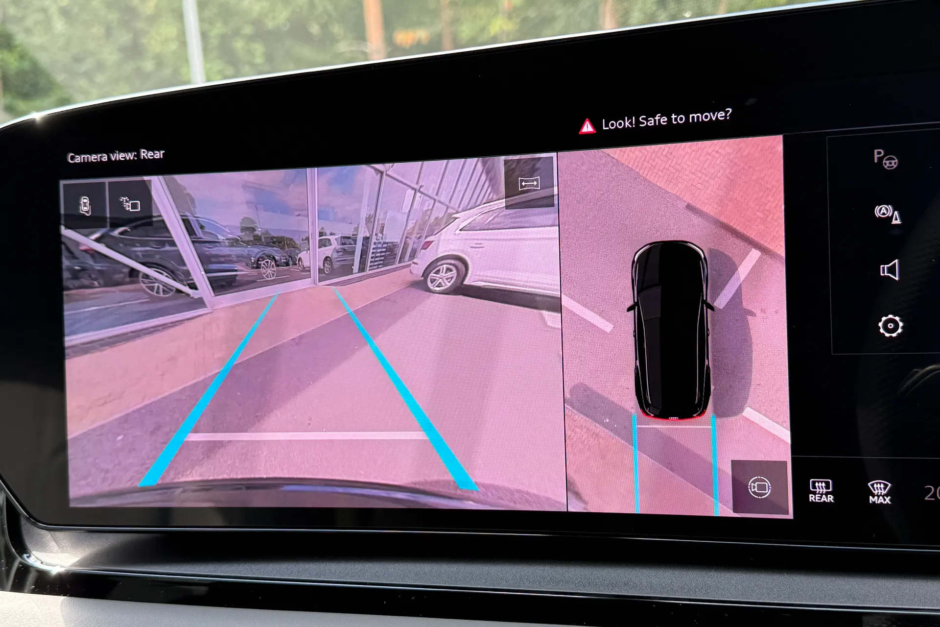 Audi Q6 e-tron thumbnail image number 3