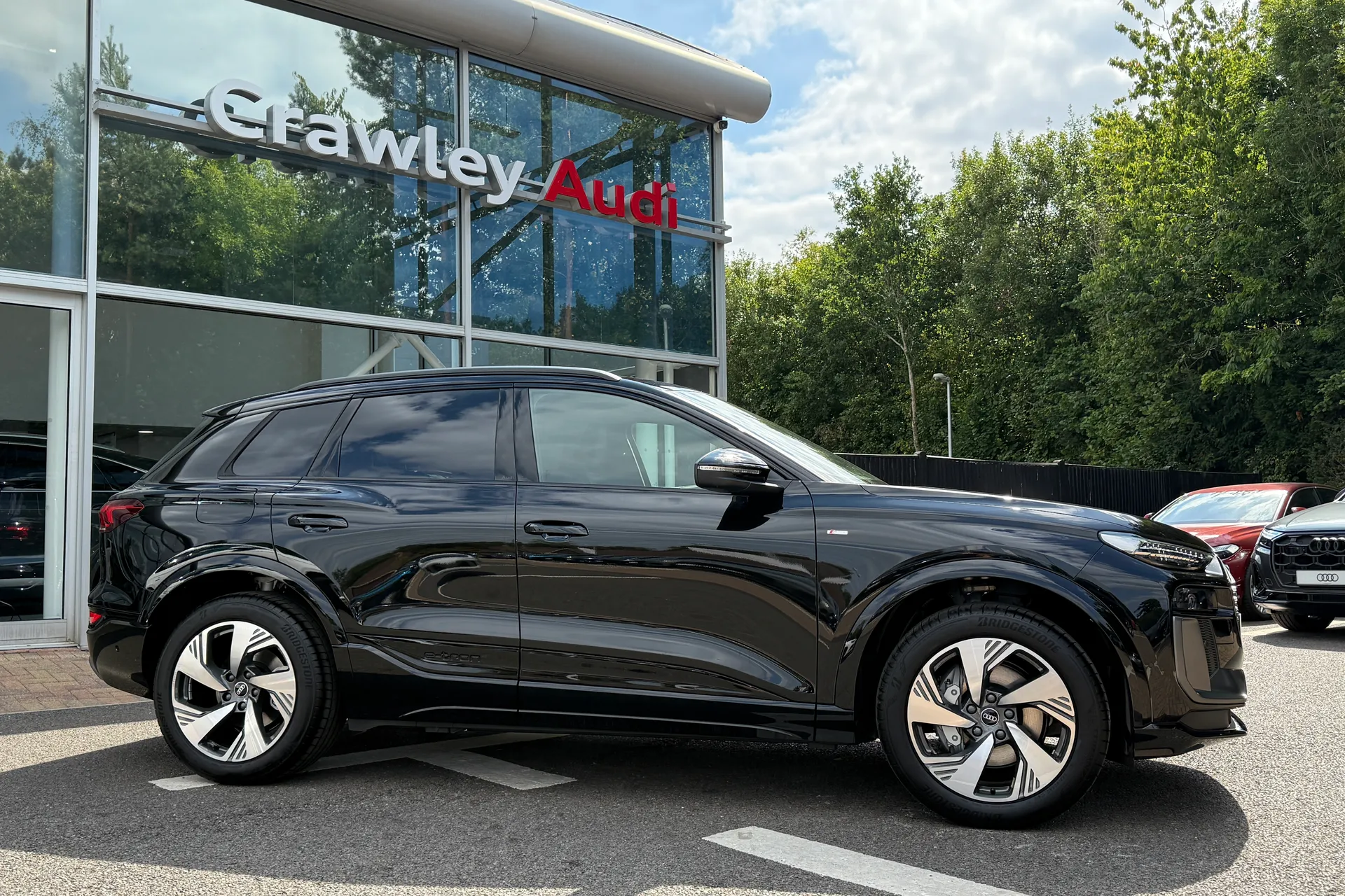 Audi Q6 e-tron thumbnail image number 2