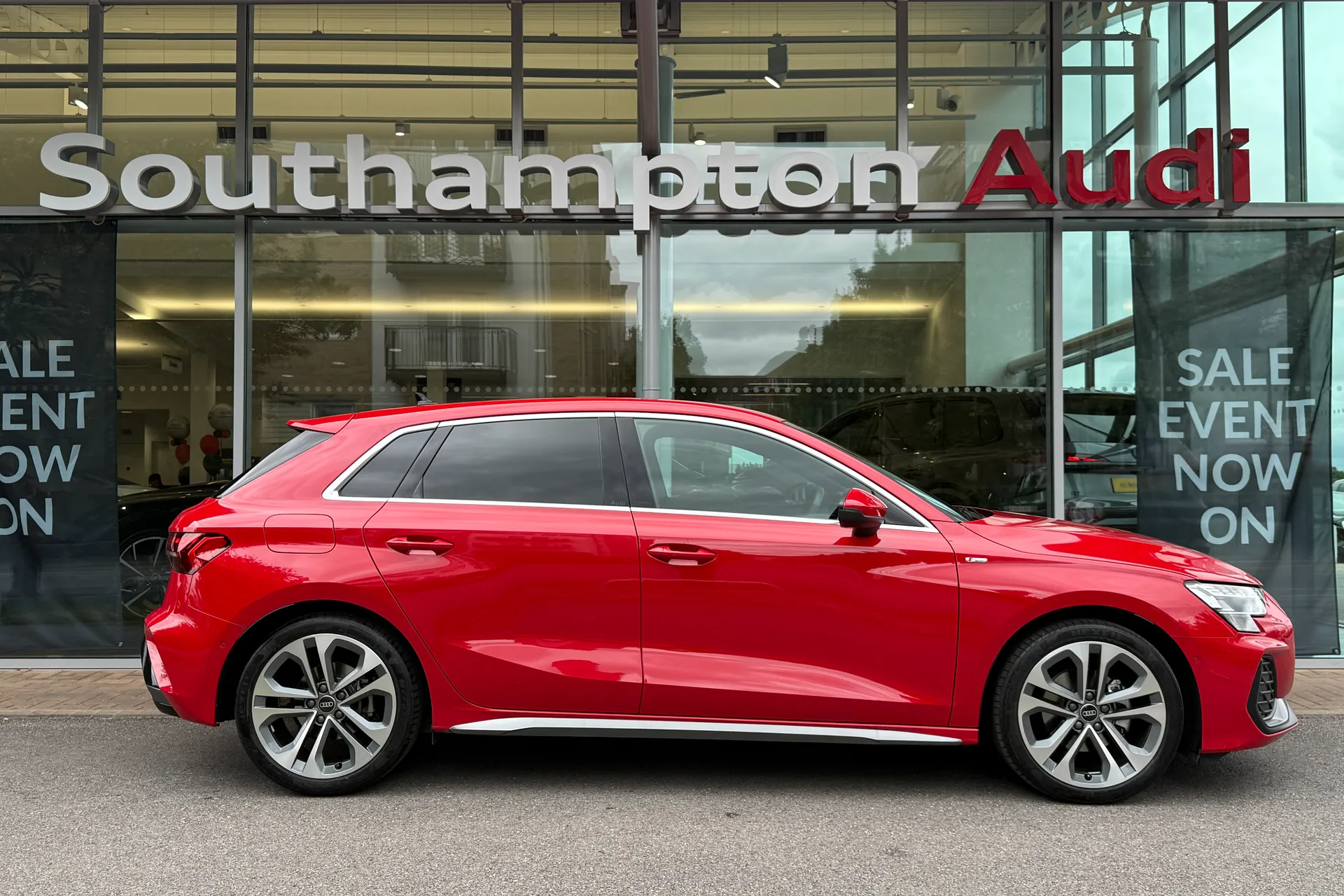Audi A3 thumbnail image number 2