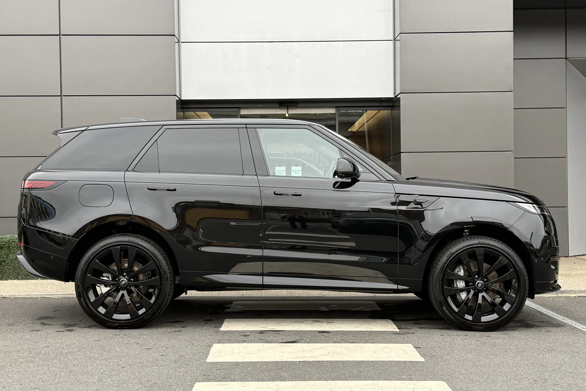 LAND ROVER RANGE ROVER SPORT thumbnail image number 2