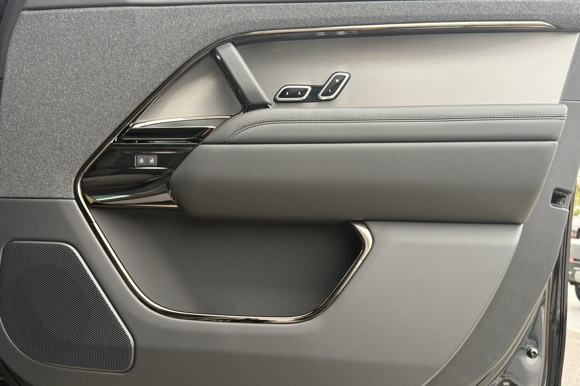 LAND ROVER RANGE ROVER SPORT thumbnail image number 19