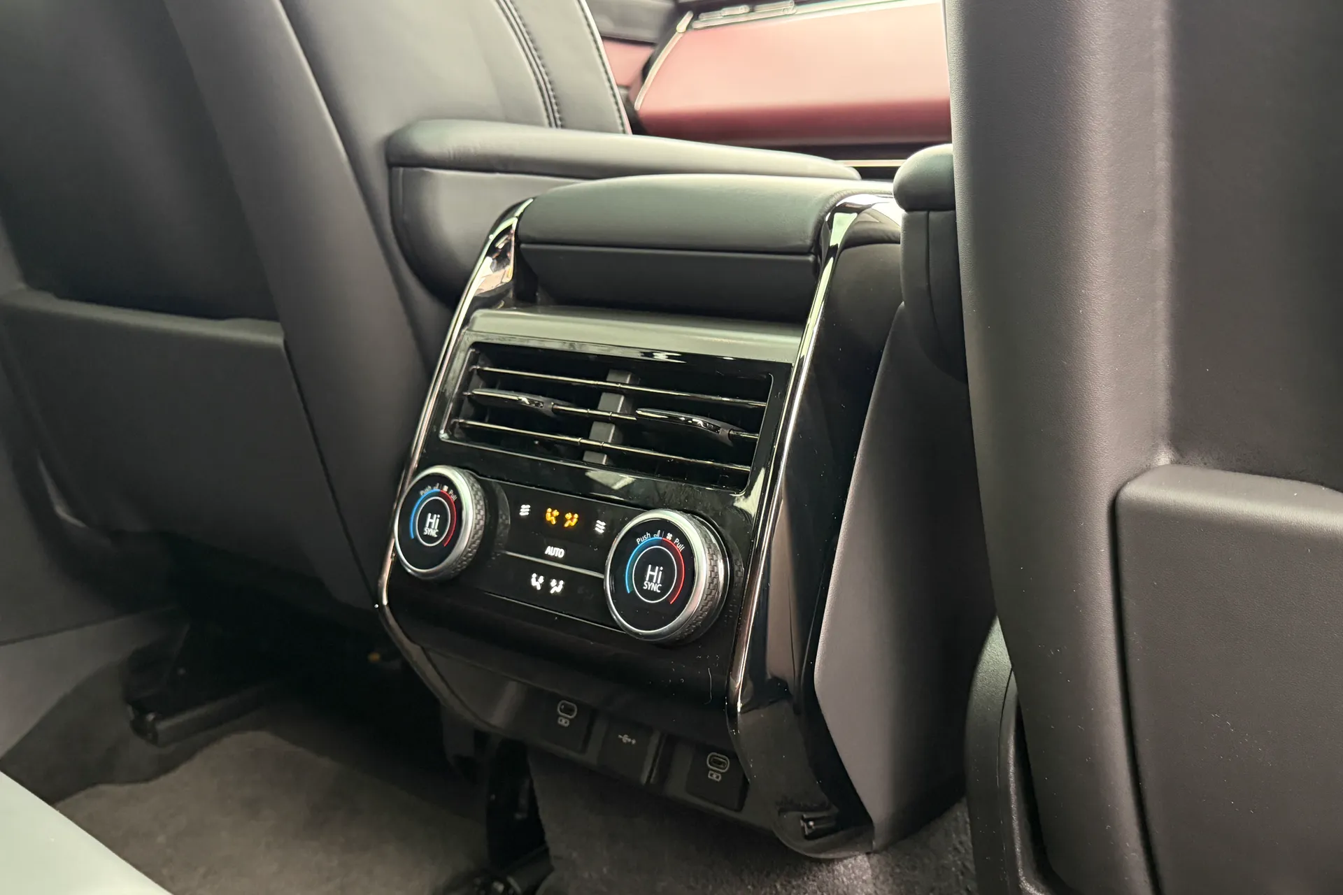 LAND ROVER RANGE ROVER SPORT thumbnail image number 44