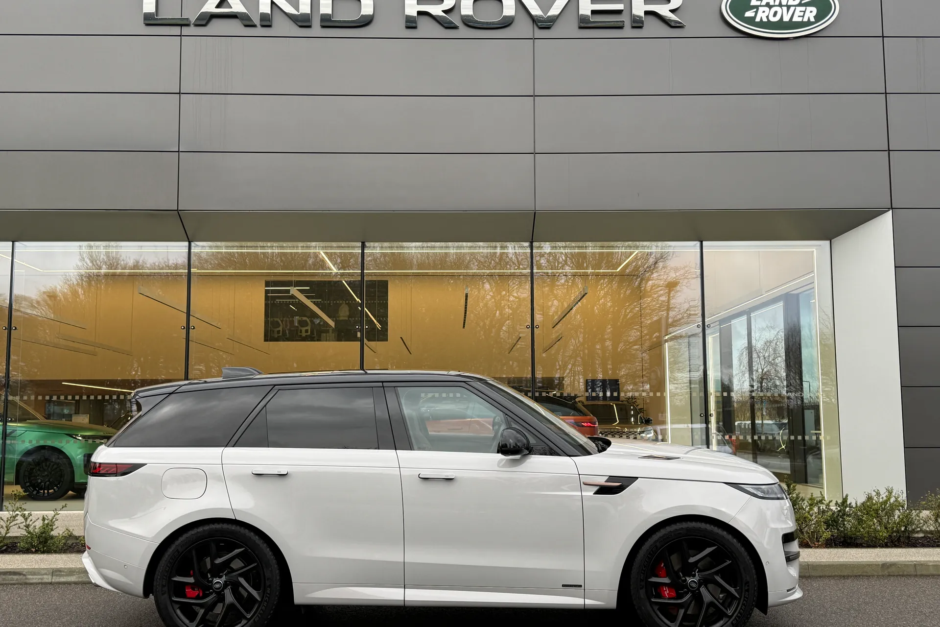 LAND ROVER RANGE ROVER SPORT thumbnail image number 2