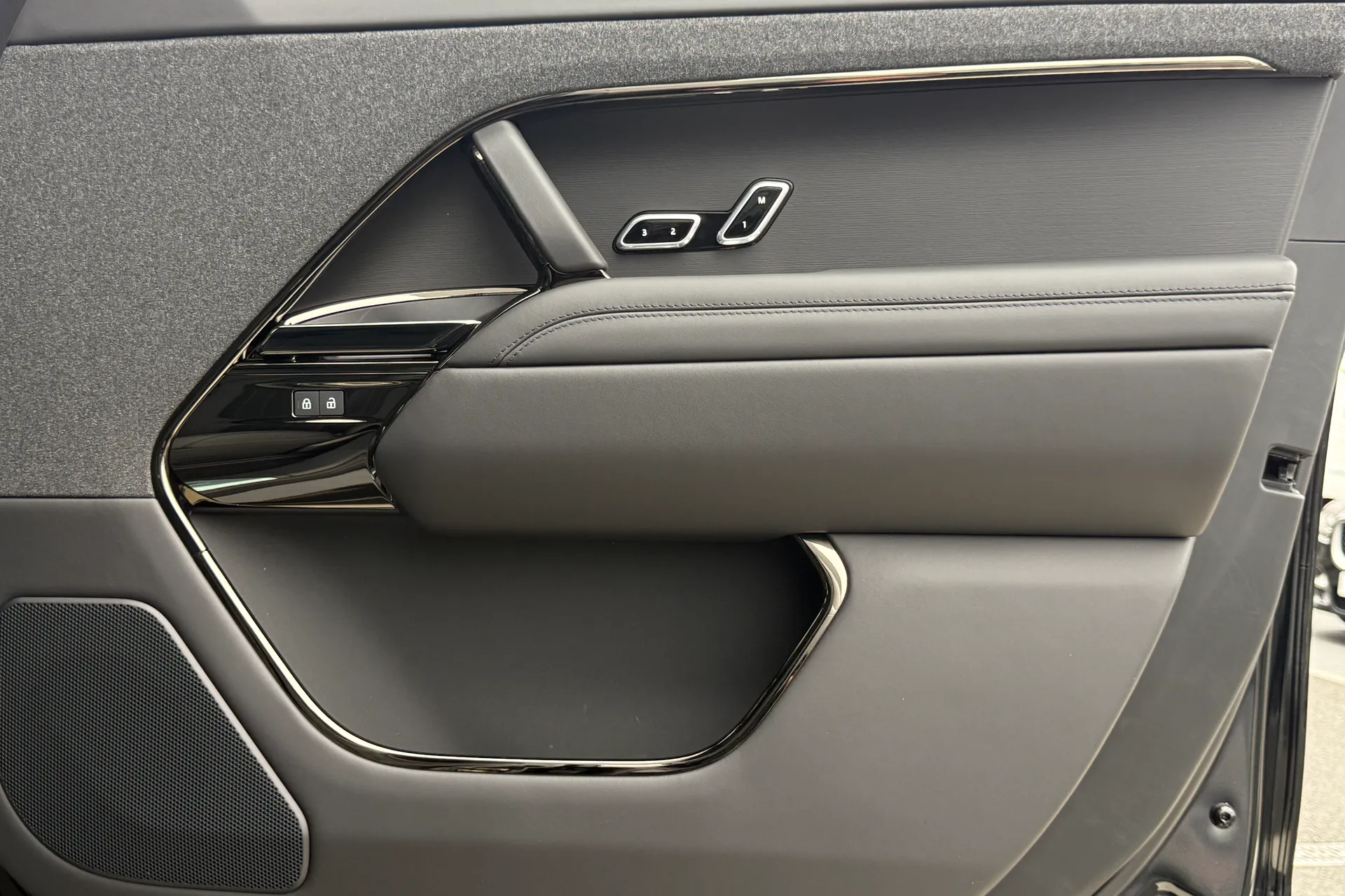 LAND ROVER RANGE ROVER SPORT thumbnail image number 29