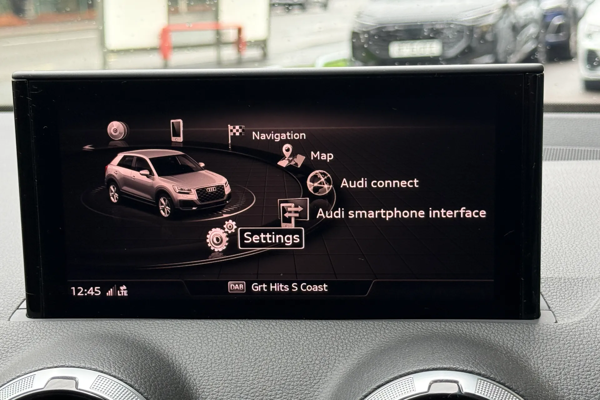 Audi Q2 thumbnail image number 17