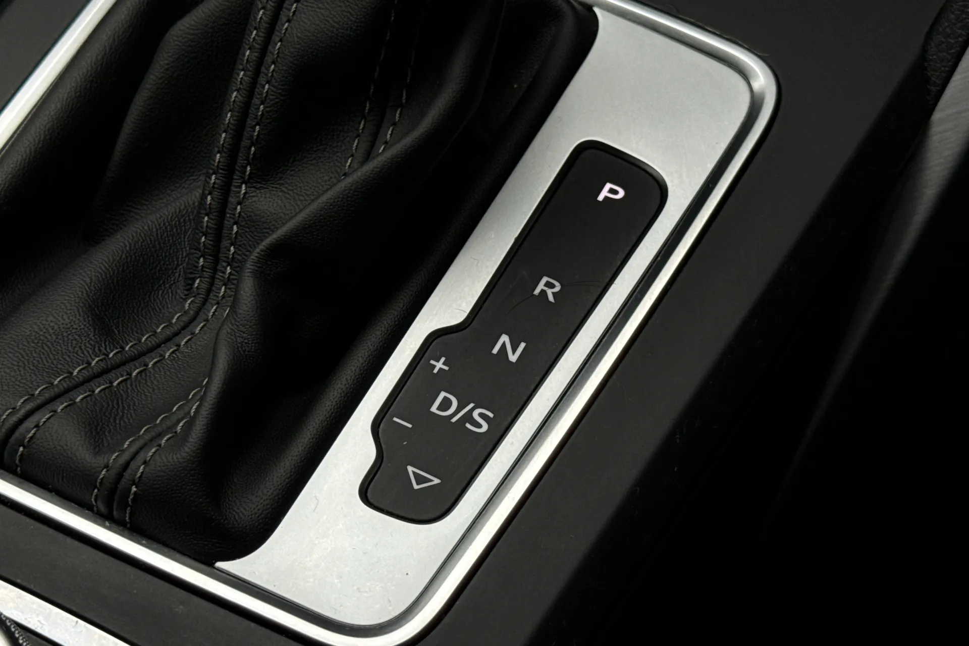 Audi Q2 thumbnail image number 22