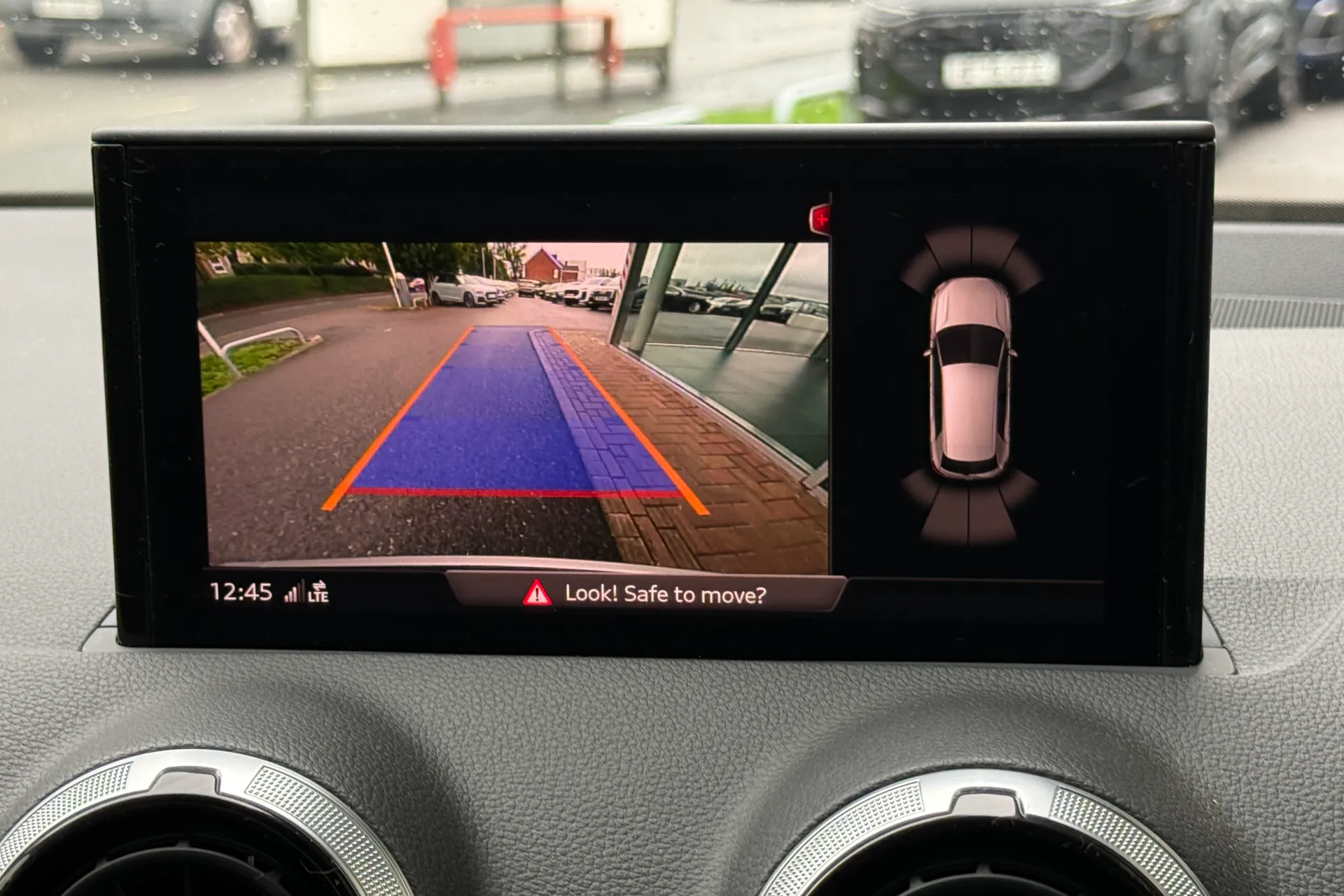 Audi Q2 thumbnail image number 5