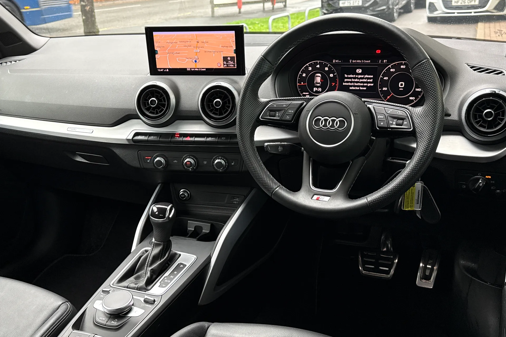 Audi Q2 thumbnail image number 32