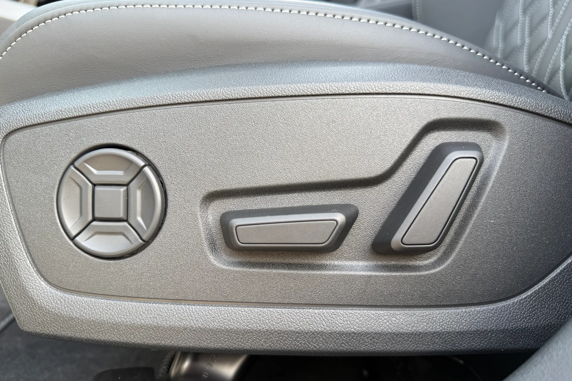 Audi A3 thumbnail image number 25