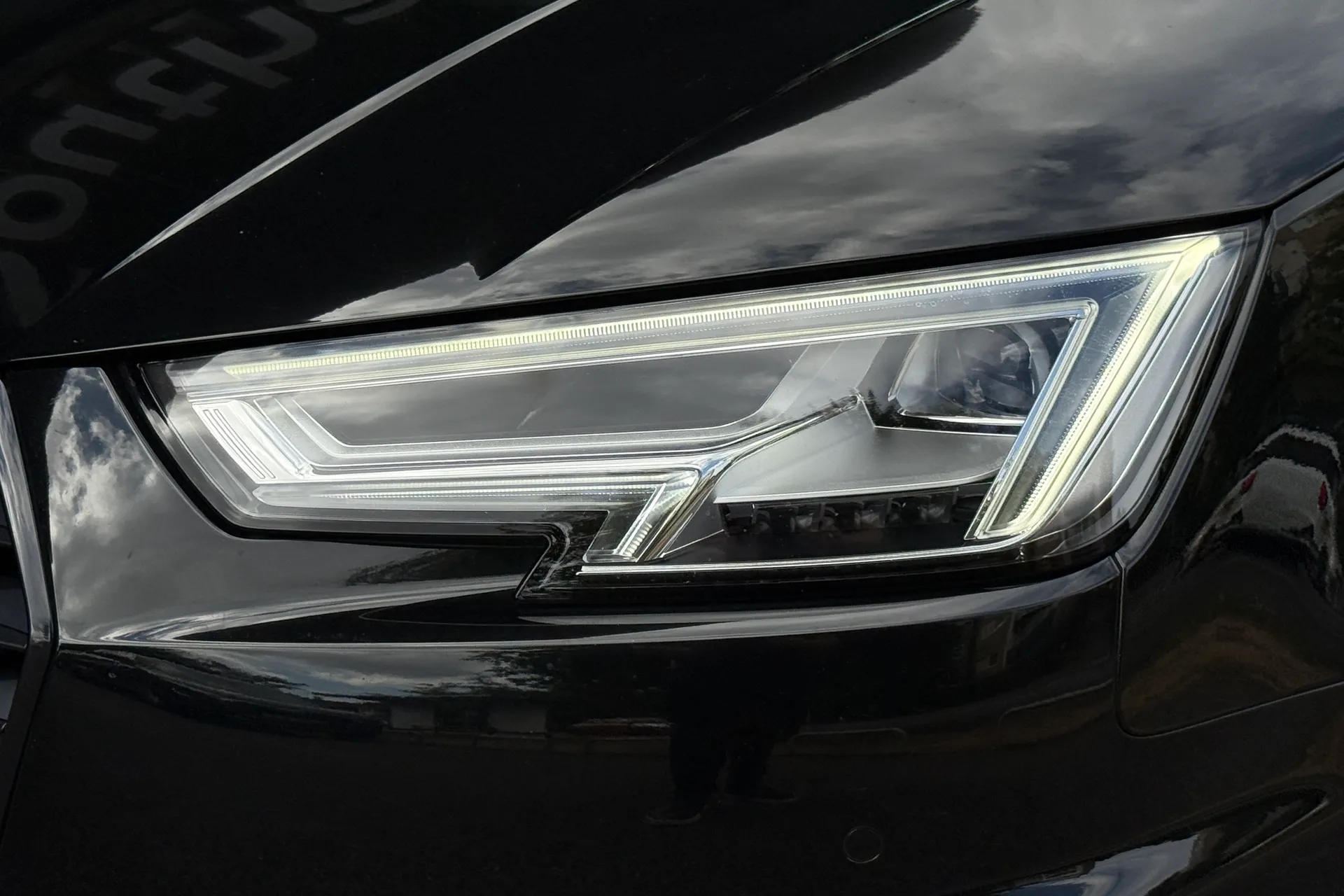 Audi A4 thumbnail image number 56
