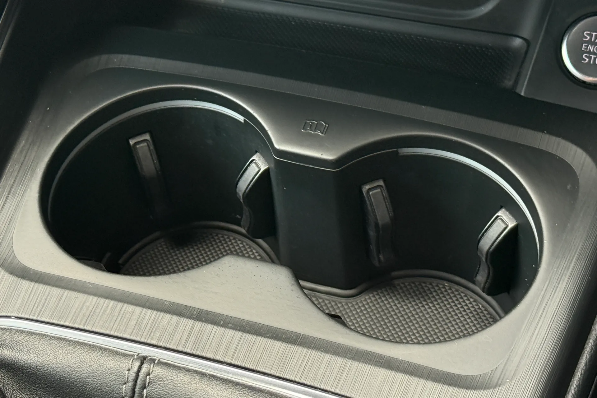 Audi A4 thumbnail image number 25