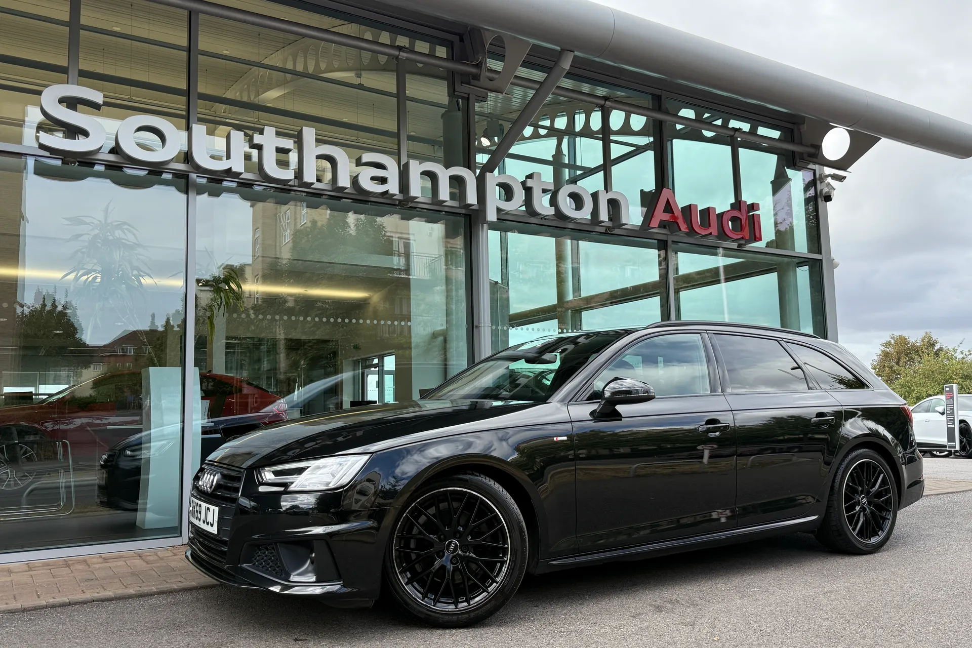 Audi A4 thumbnail image number 58
