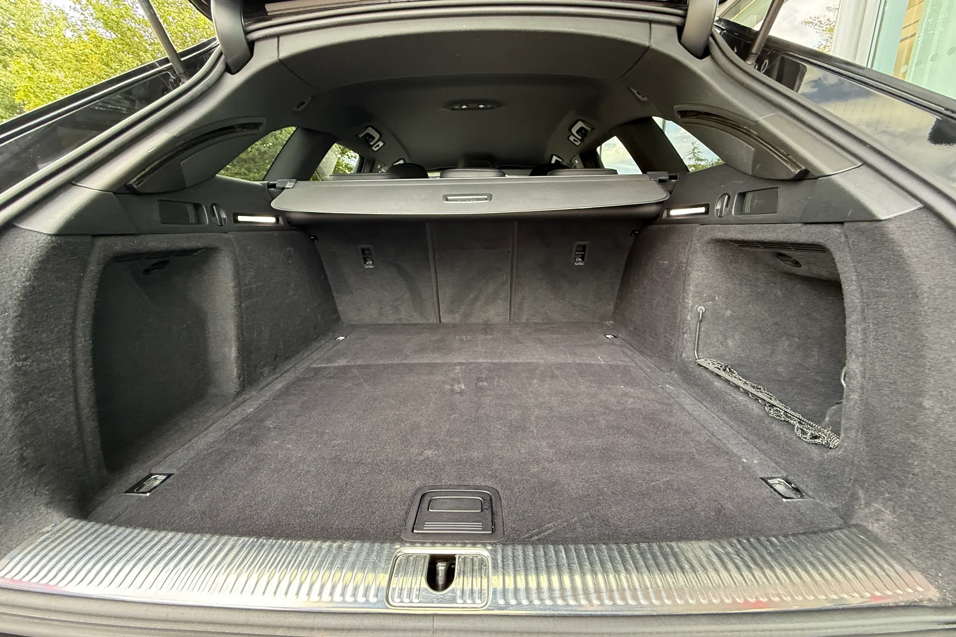 Audi A4 thumbnail image number 46