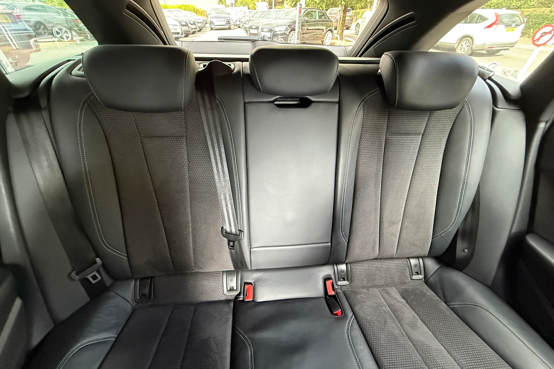 Audi A4 thumbnail image number 59
