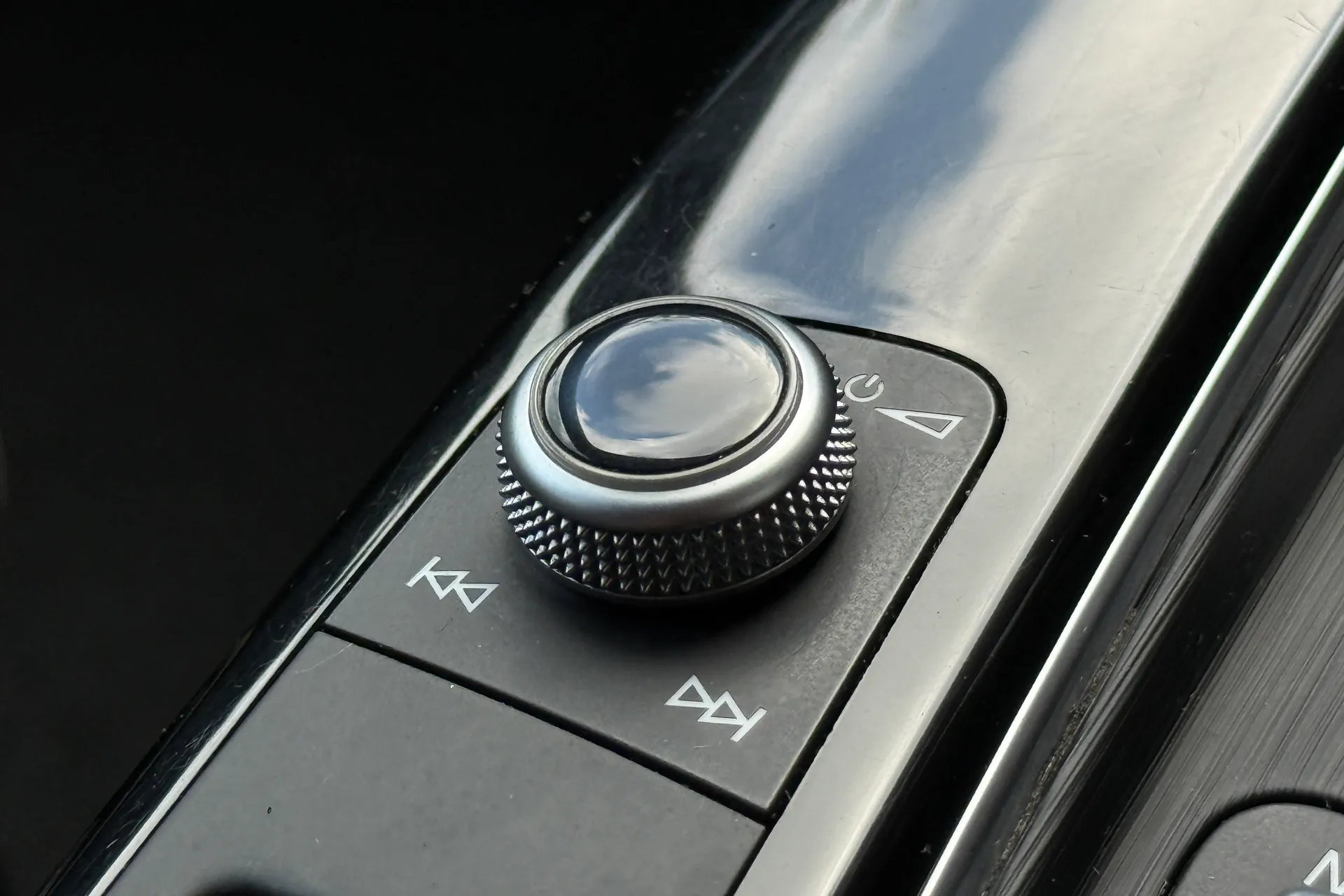 Audi A4 thumbnail image number 18