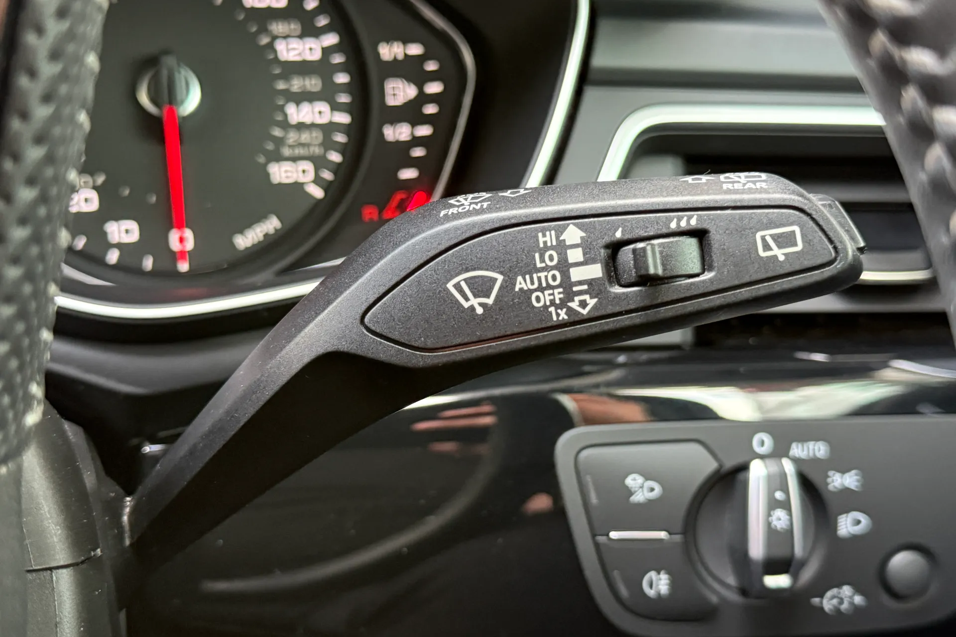 Audi A4 thumbnail image number 9
