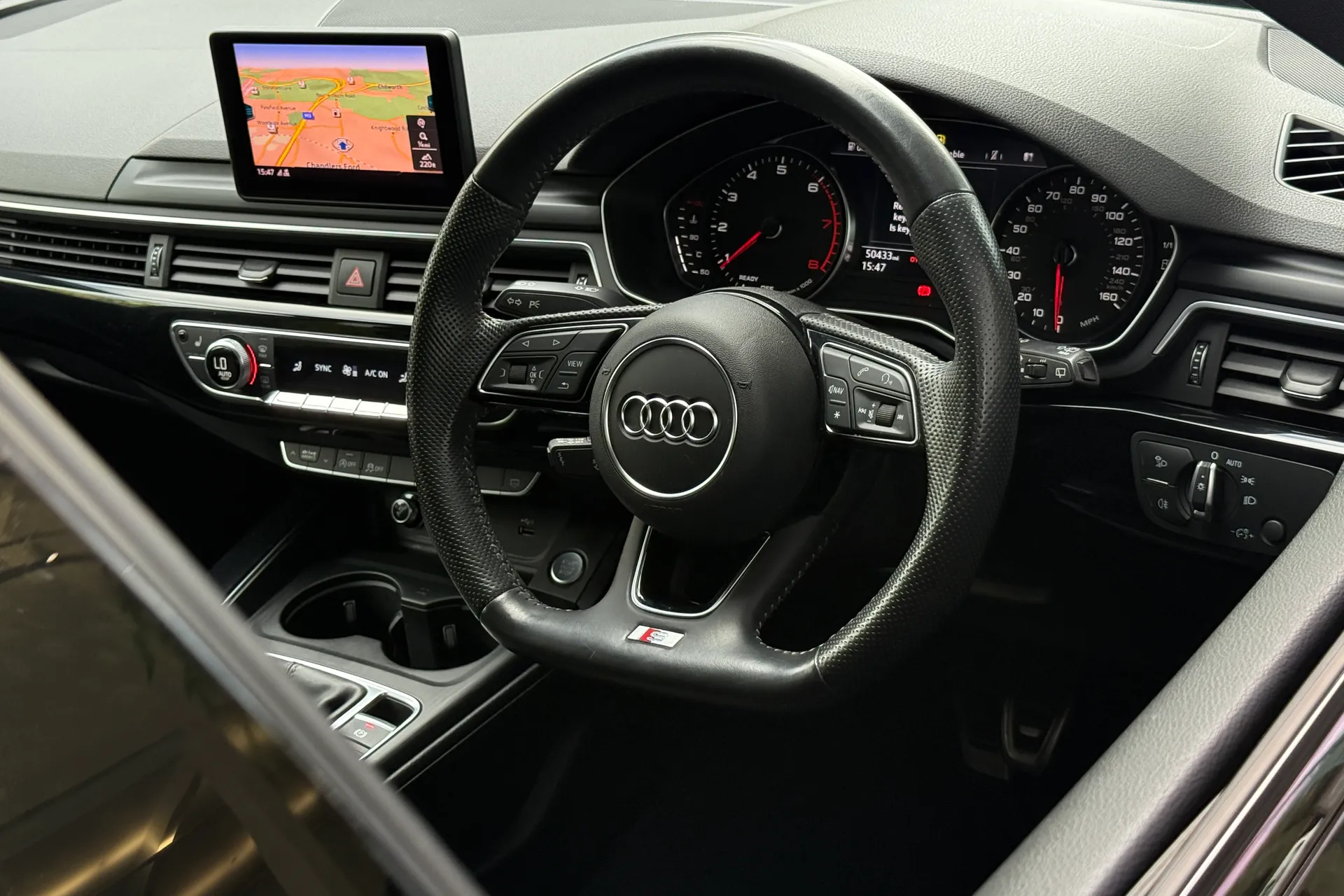 Audi A4 thumbnail image number 40
