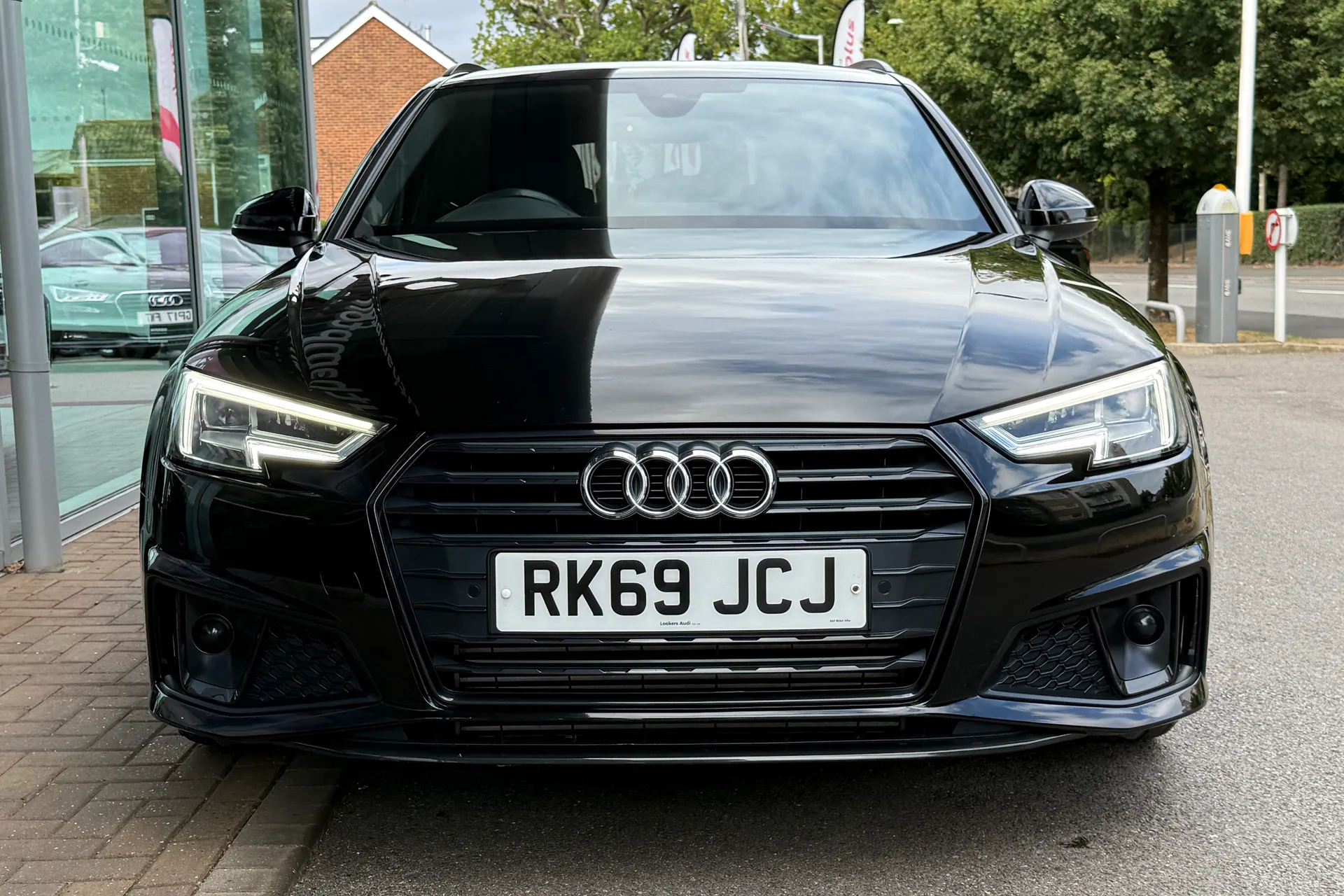 Audi A4 thumbnail image number 57