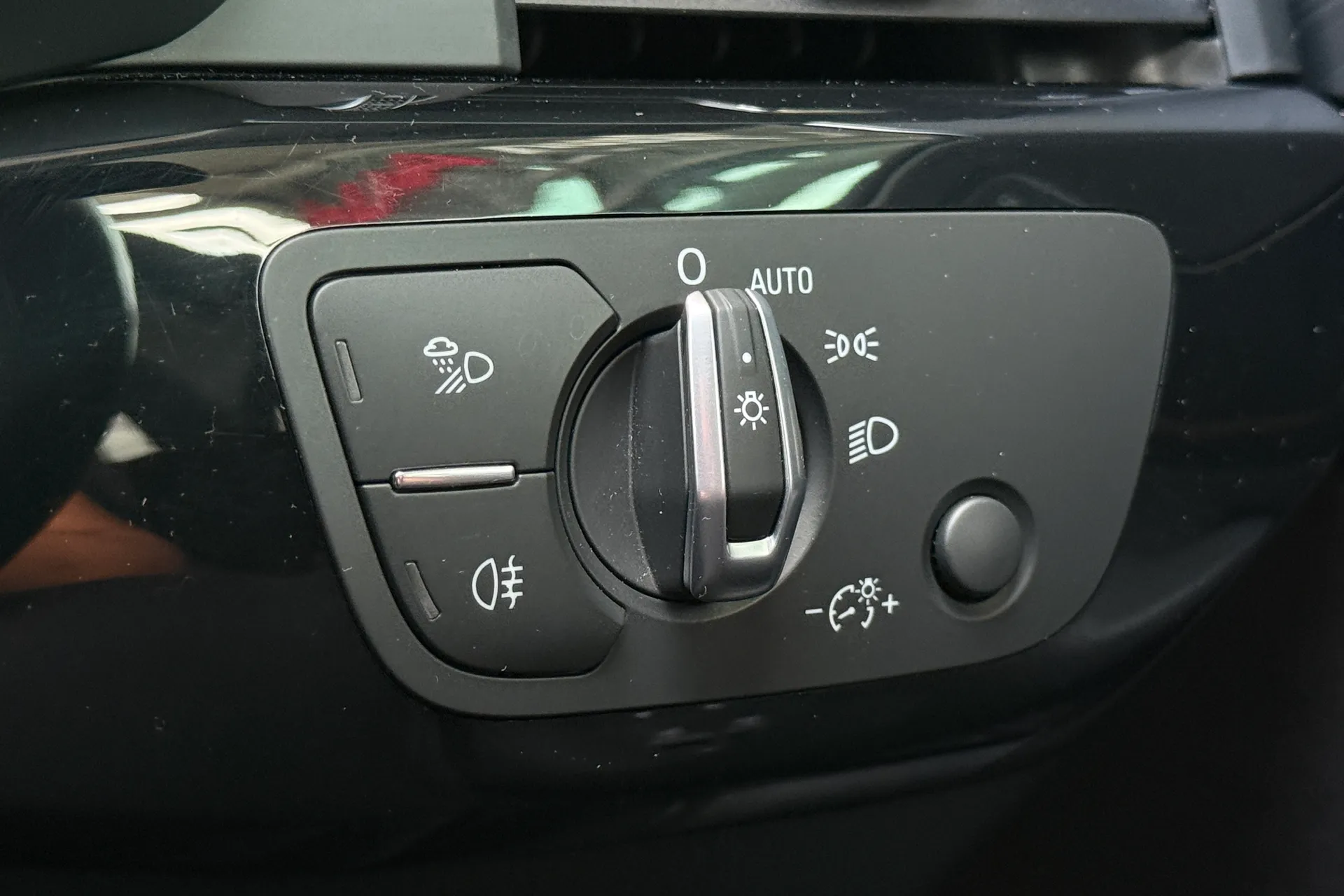 Audi A4 thumbnail image number 10