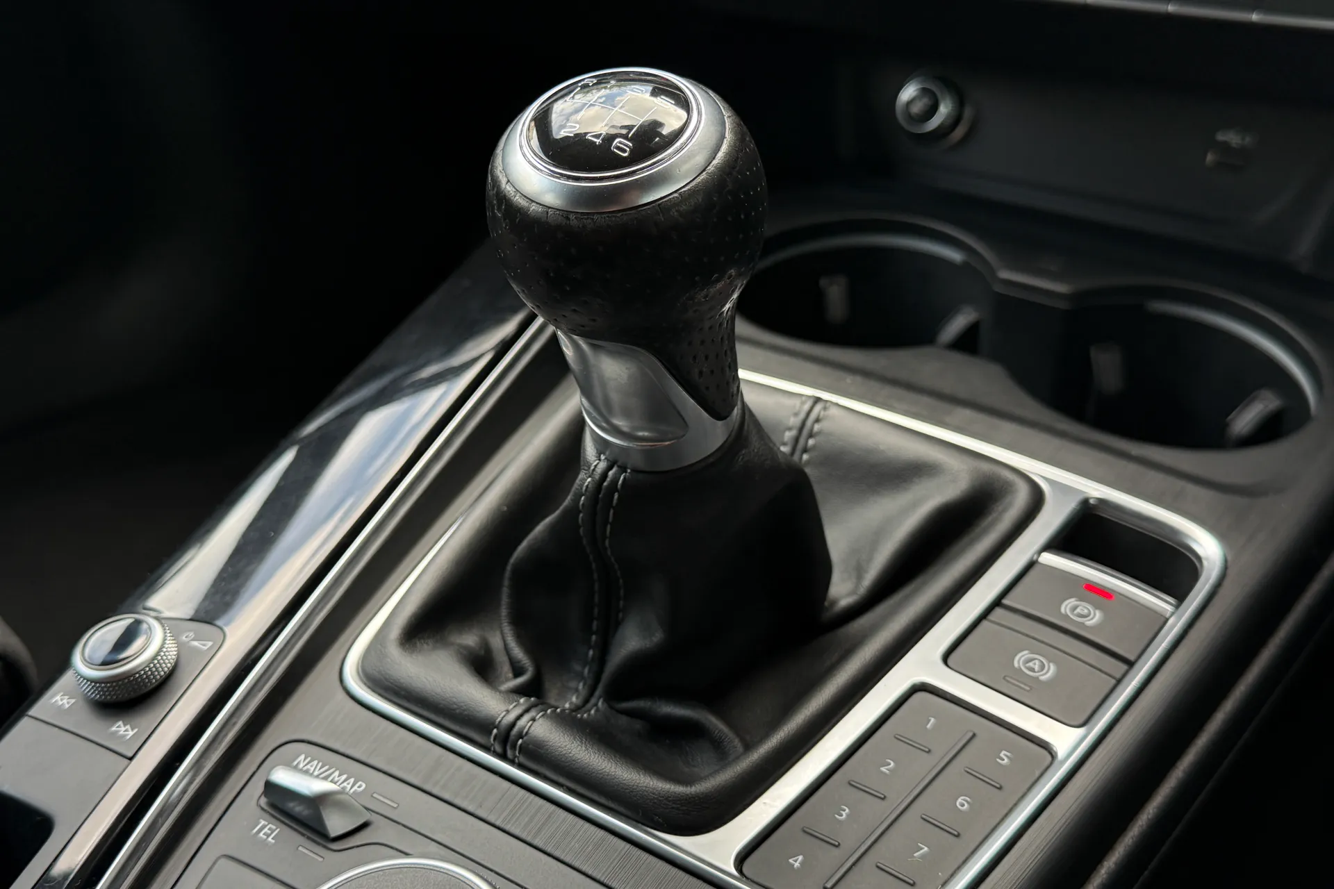 Audi A4 thumbnail image number 14
