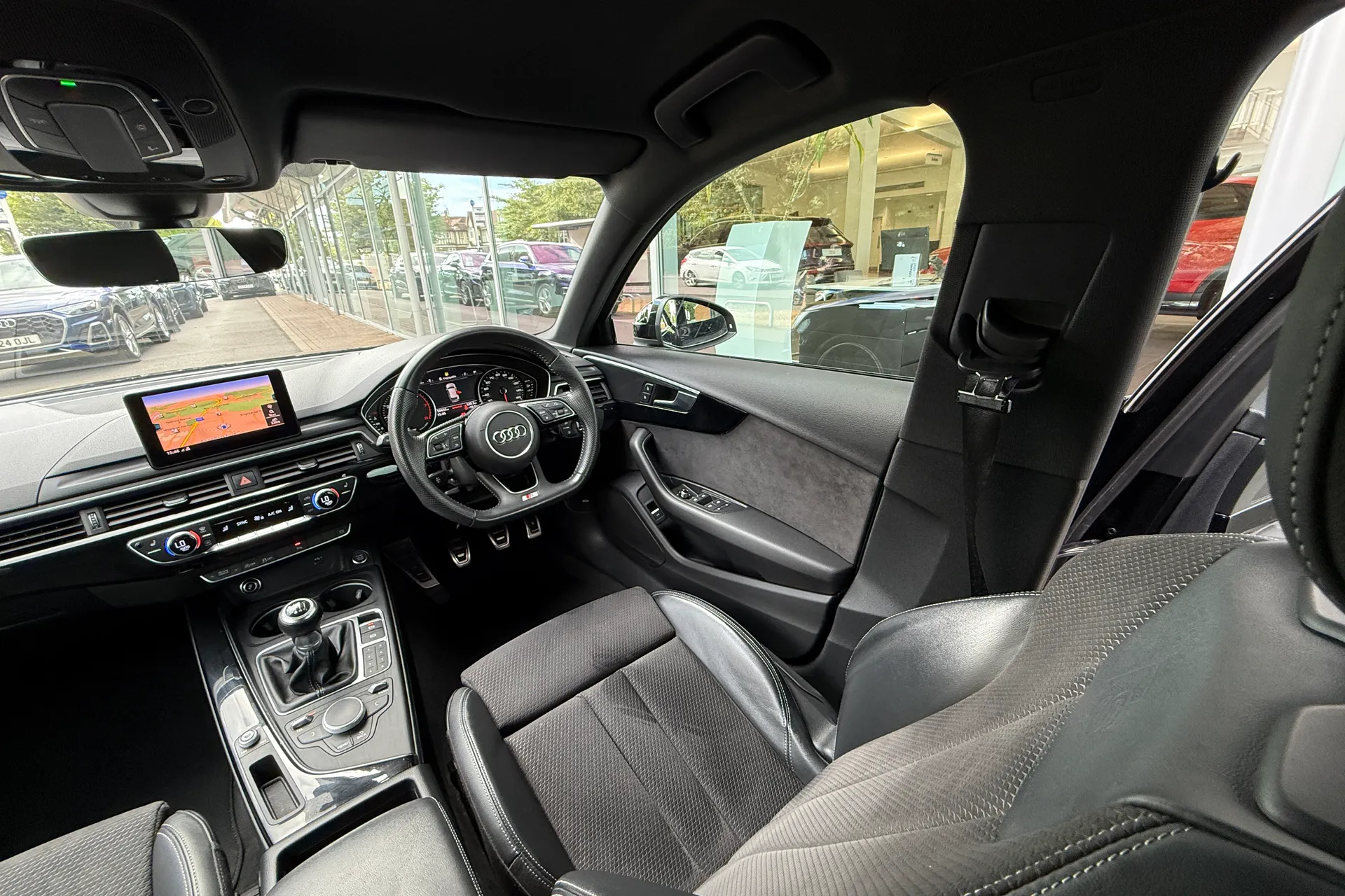 Audi A4 thumbnail image number 34
