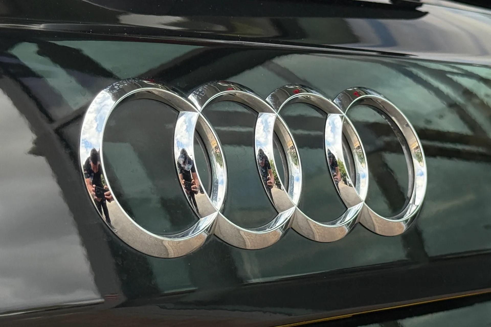 Audi A4 thumbnail image number 42