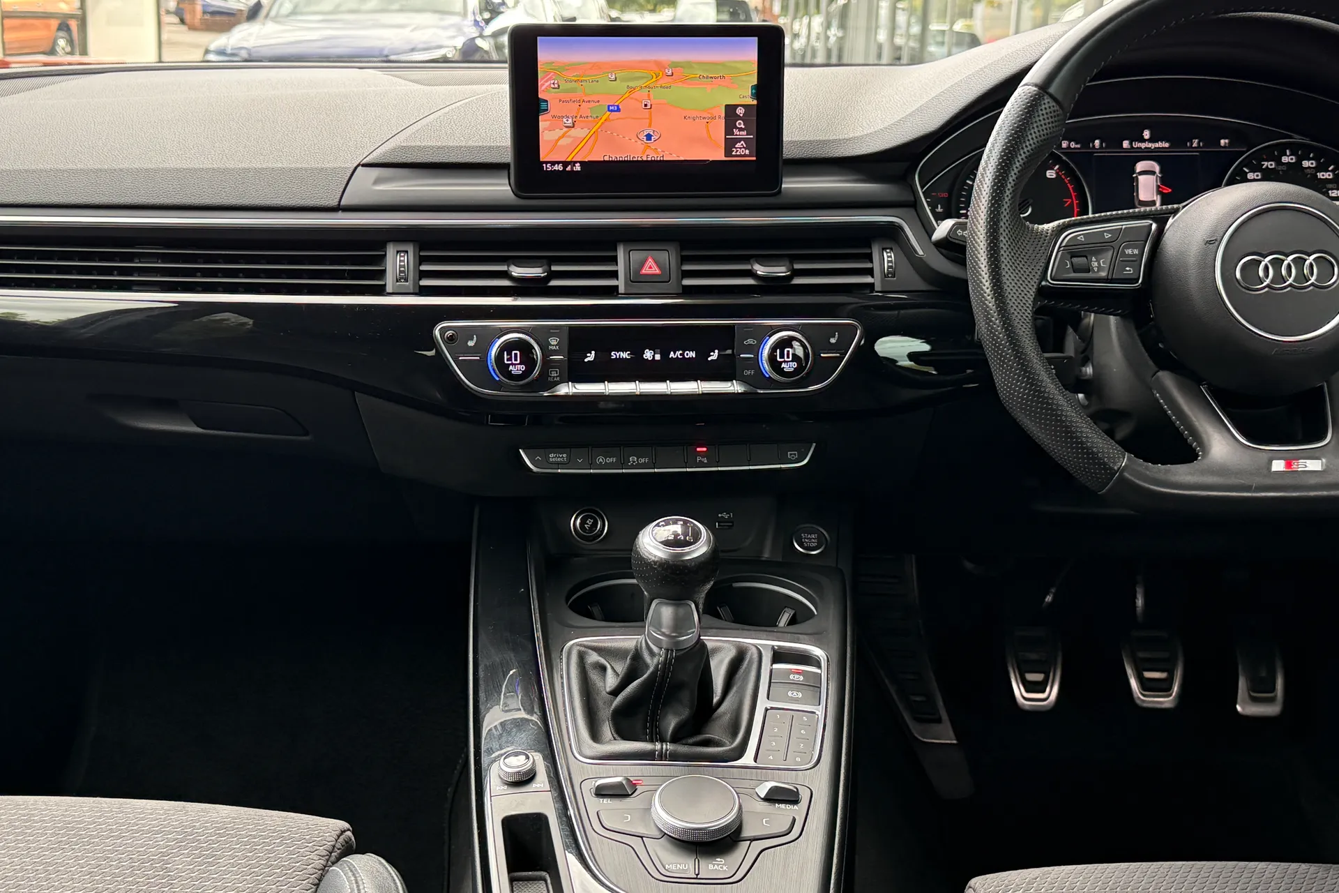 Audi A4 thumbnail image number 36