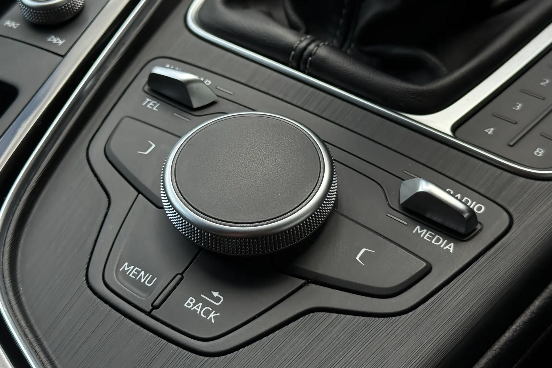 Audi A4 thumbnail image number 17