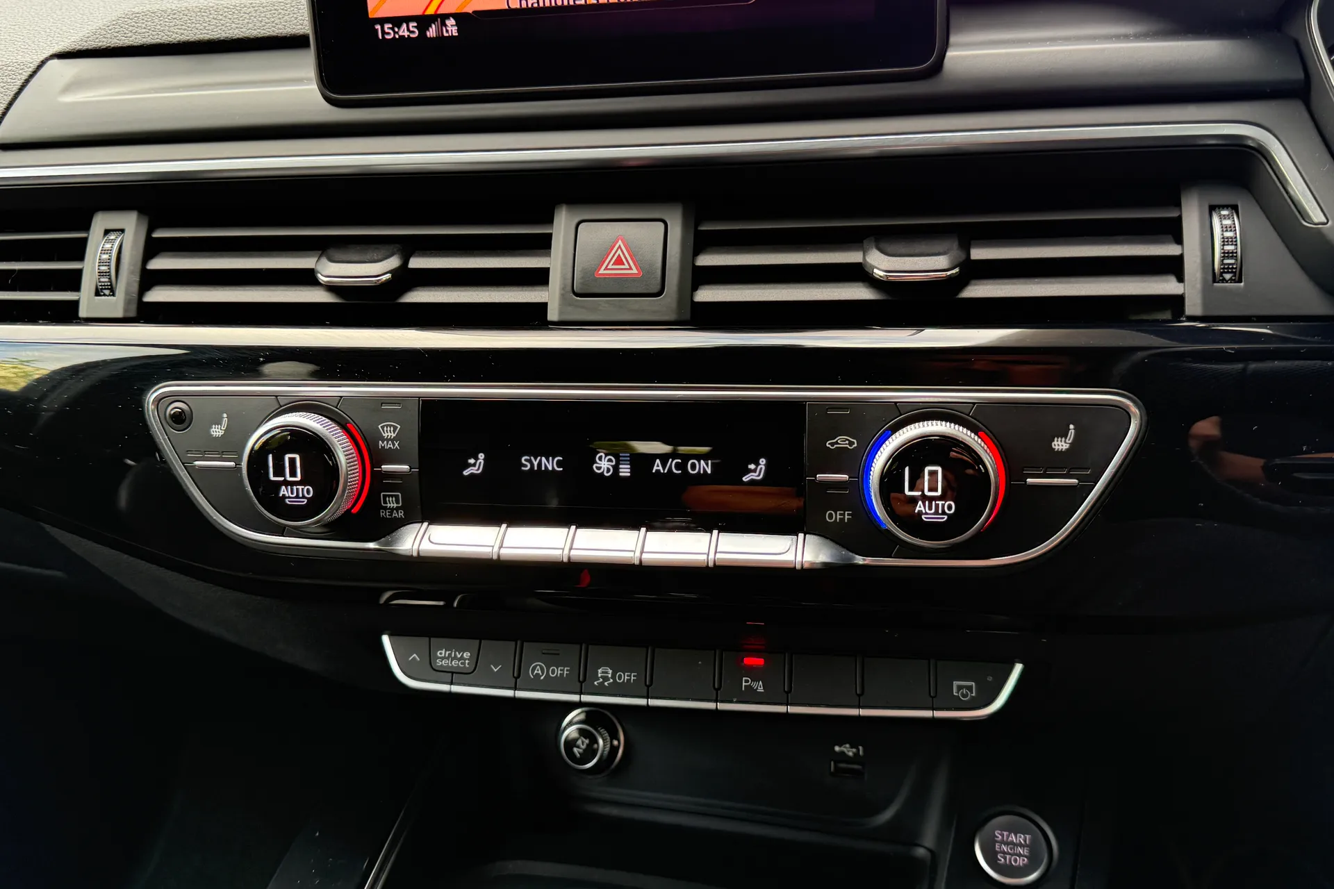 Audi A4 thumbnail image number 27