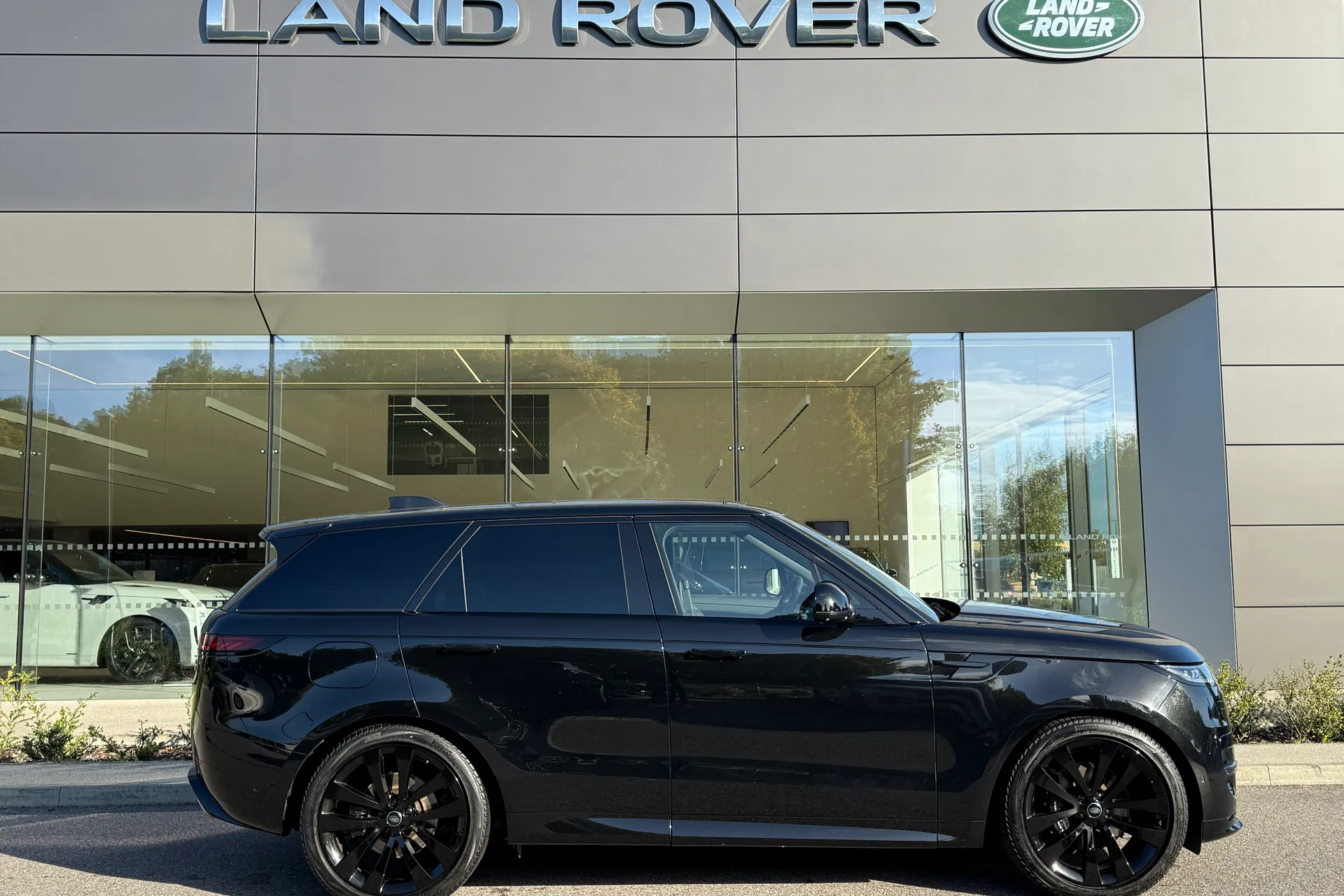 LAND ROVER RANGE ROVER SPORT thumbnail image number 2