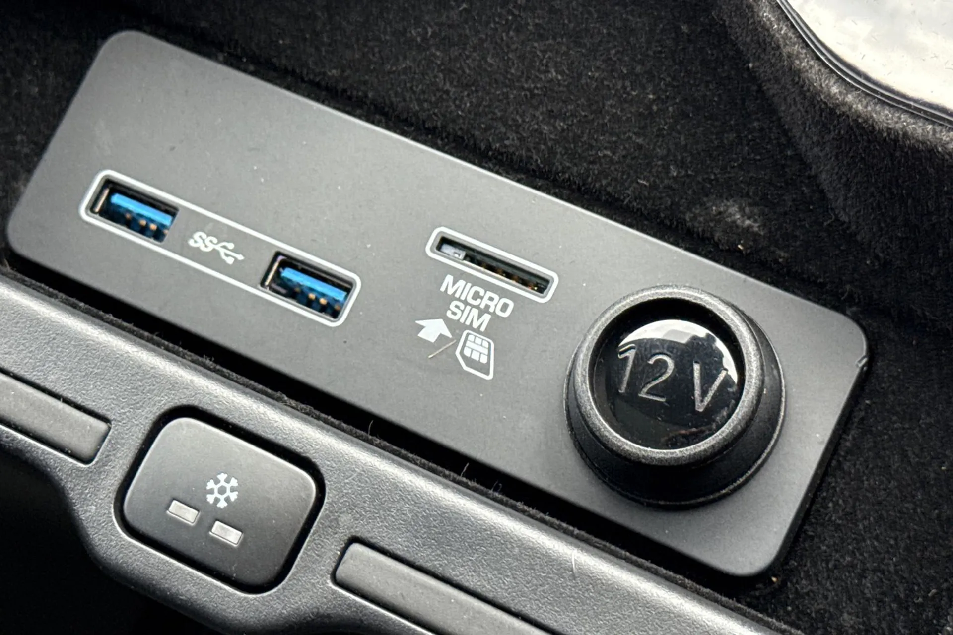 LAND ROVER RANGE ROVER thumbnail image number 64