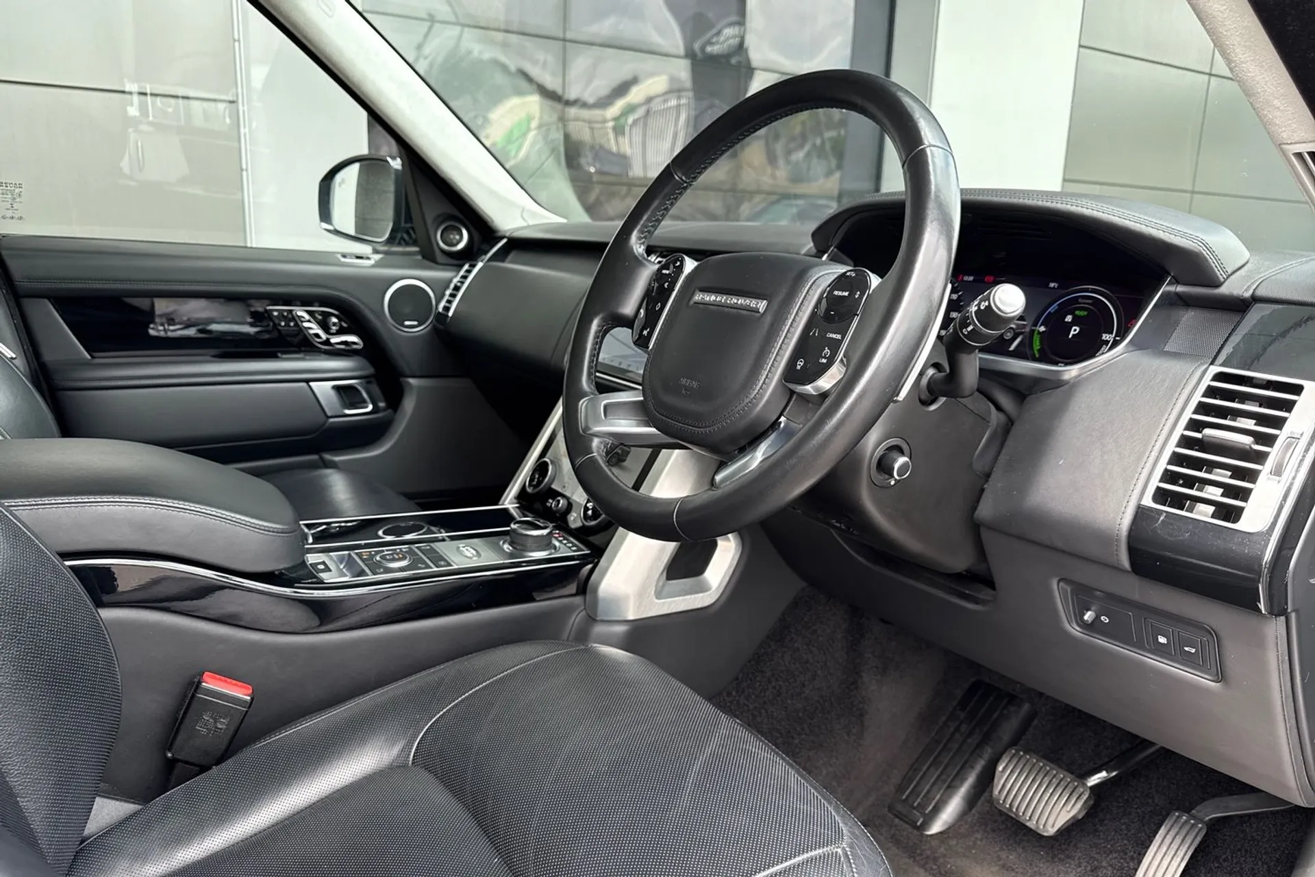 LAND ROVER RANGE ROVER thumbnail image number 17