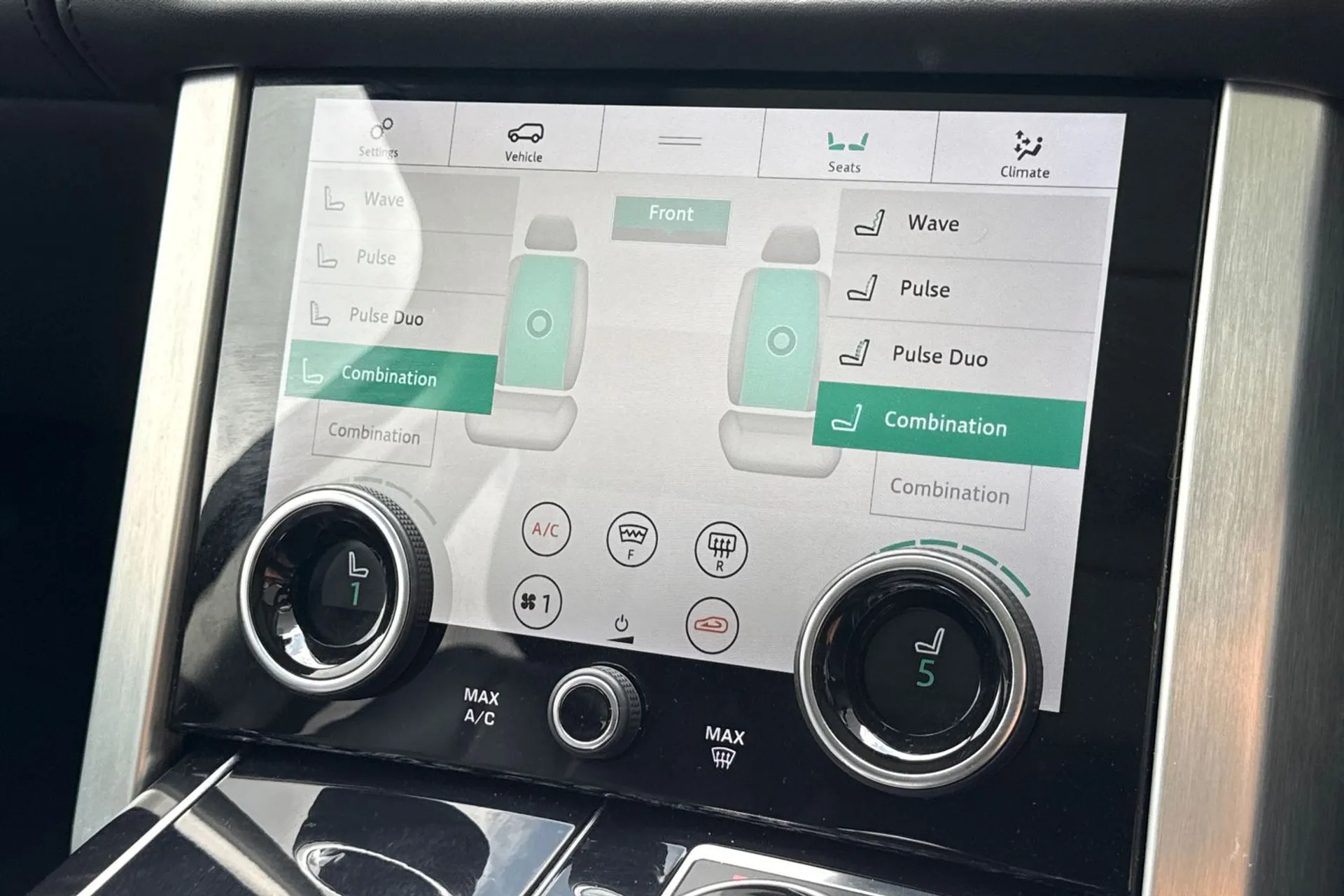 LAND ROVER RANGE ROVER thumbnail image number 21