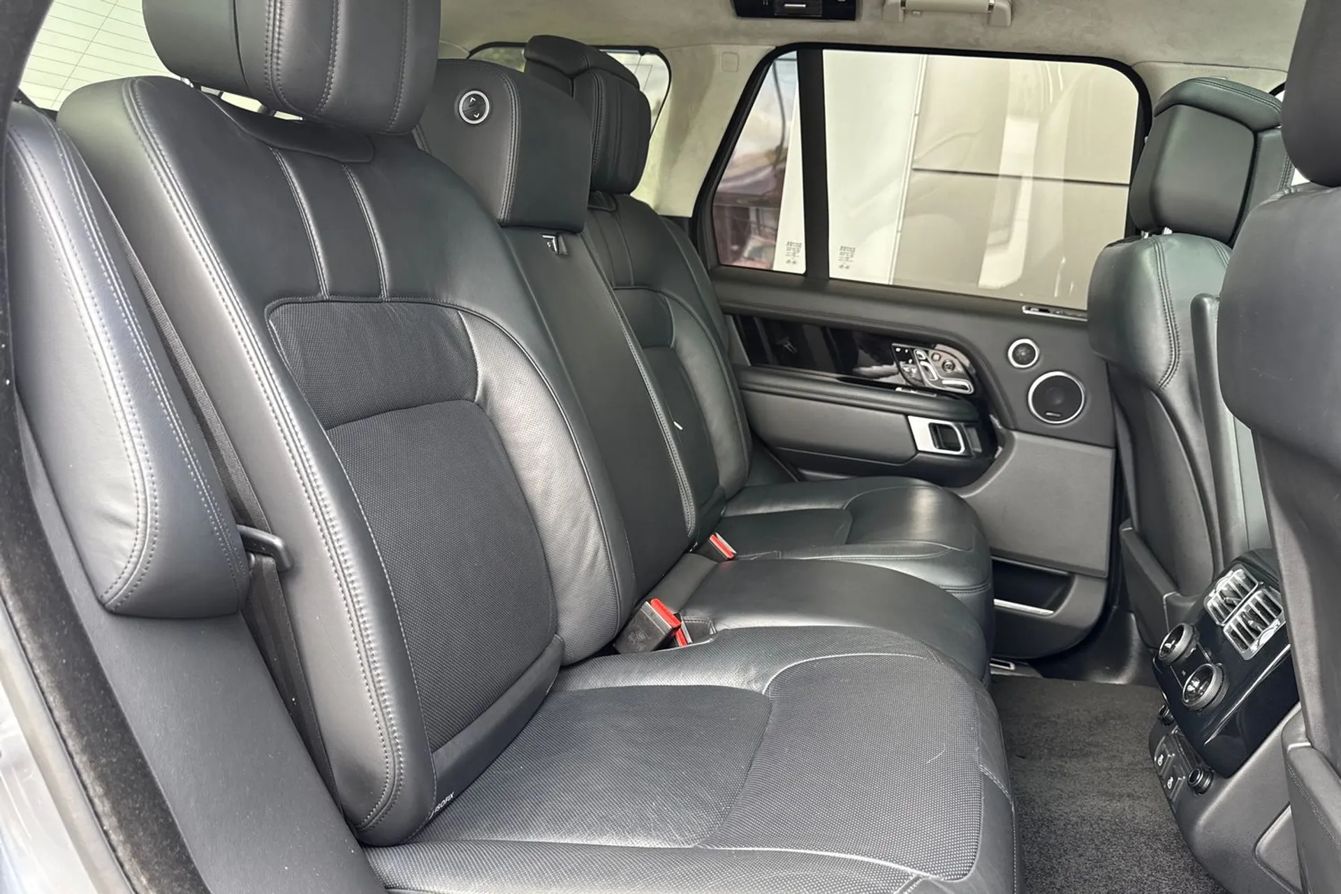 LAND ROVER RANGE ROVER thumbnail image number 27