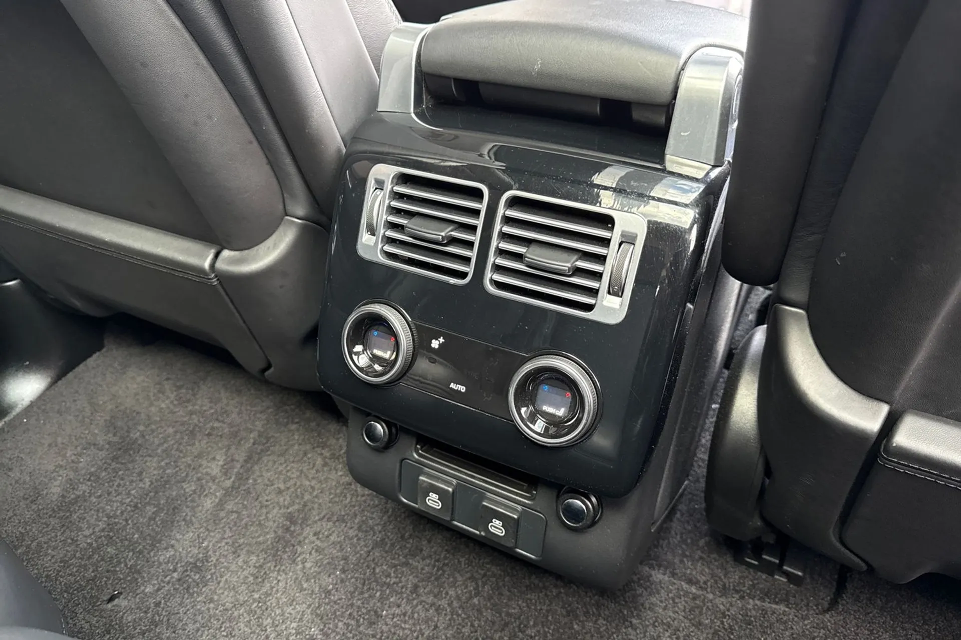 LAND ROVER RANGE ROVER thumbnail image number 52