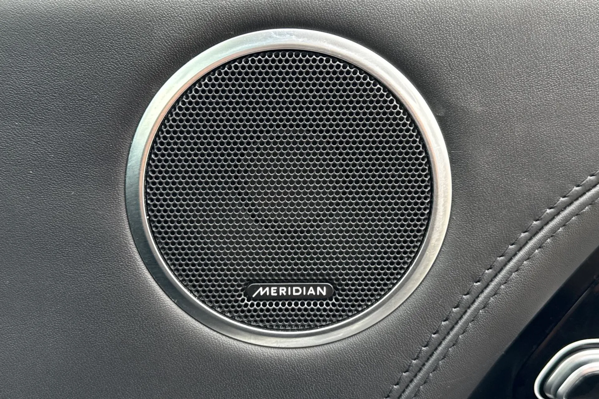 LAND ROVER RANGE ROVER thumbnail image number 23