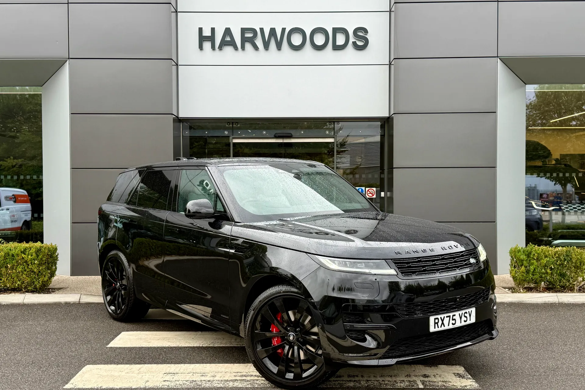 LAND ROVER RANGE ROVER SPORT focused image