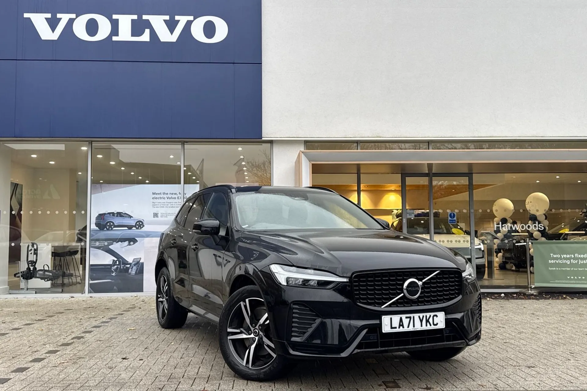 Volvo XC60 focused image
