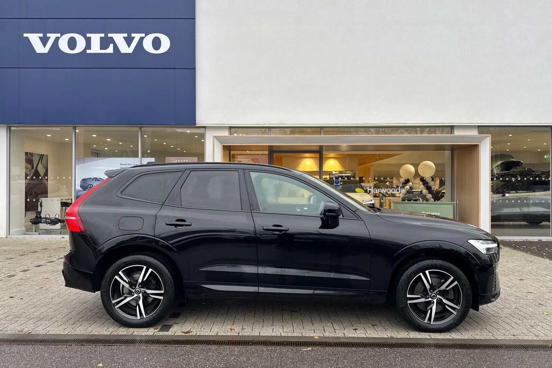 Volvo XC60 thumbnail image number 2