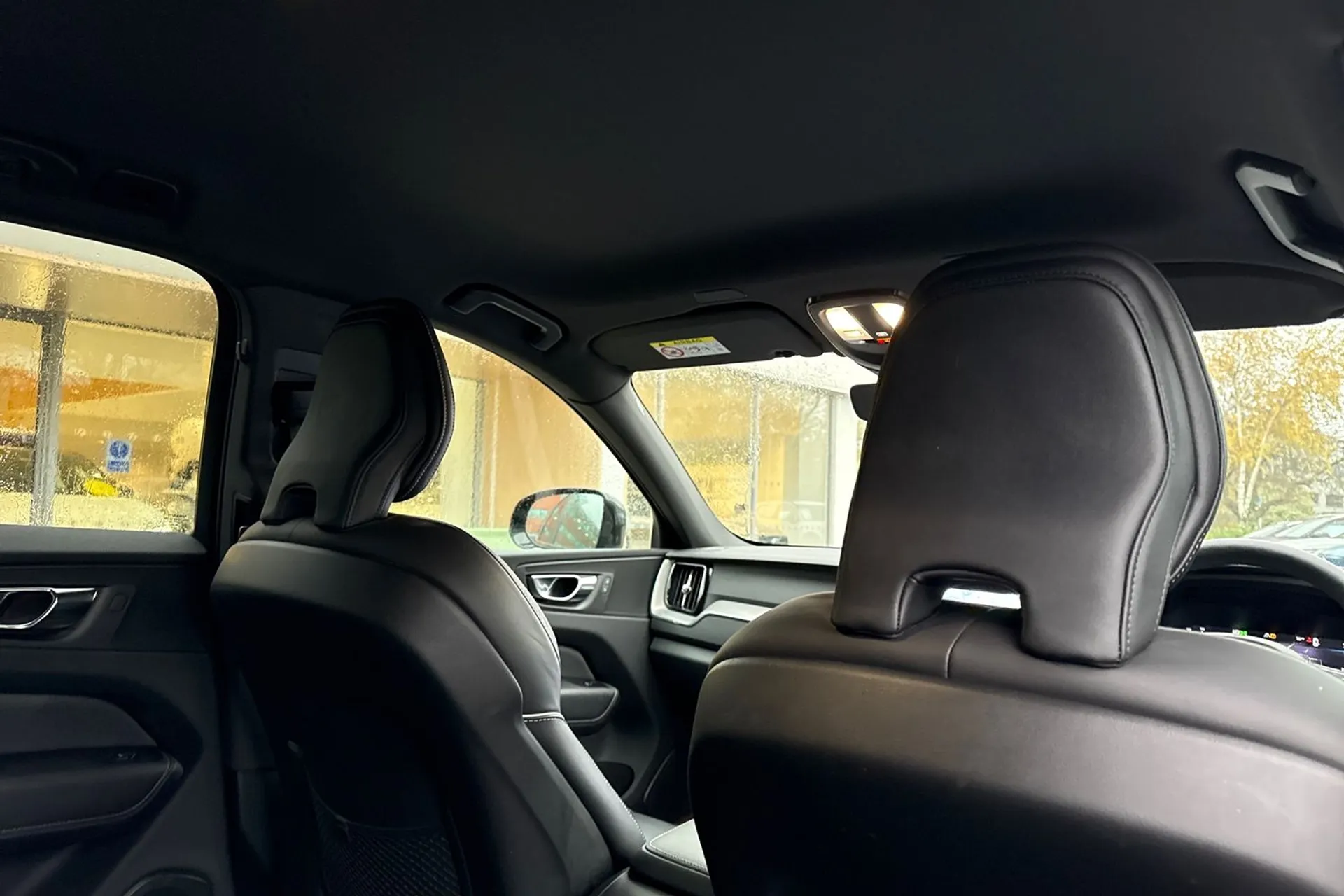 Volvo XC60 thumbnail image number 24