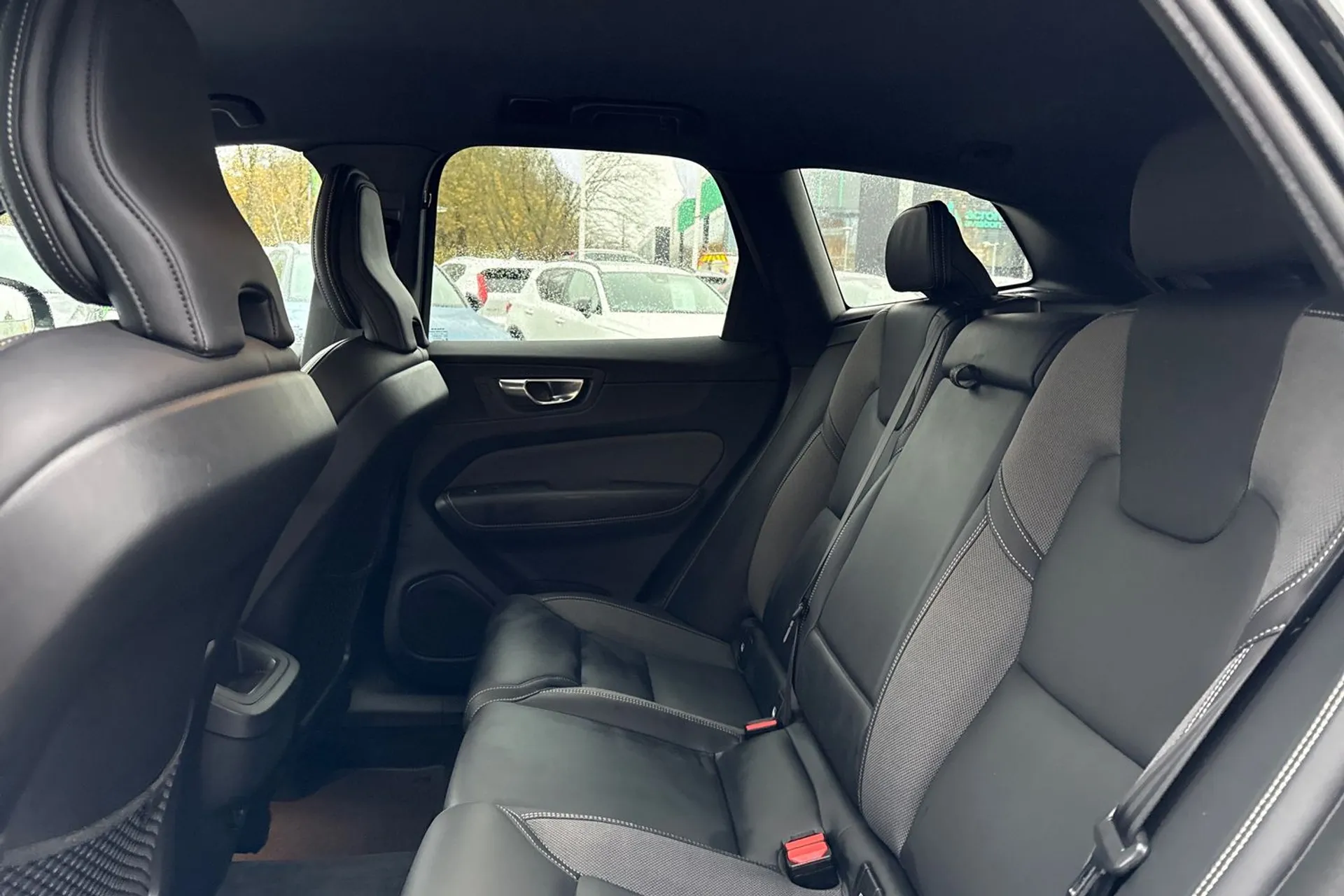 Volvo XC60 thumbnail image number 30