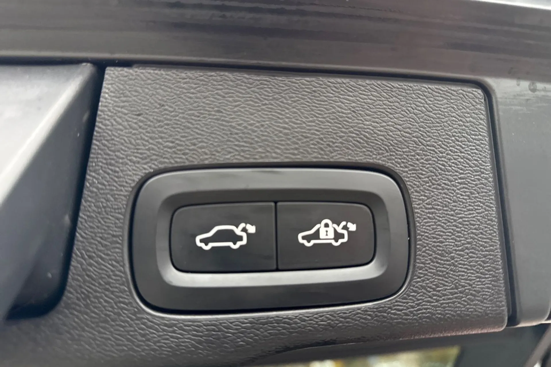 Volvo XC60 thumbnail image number 21