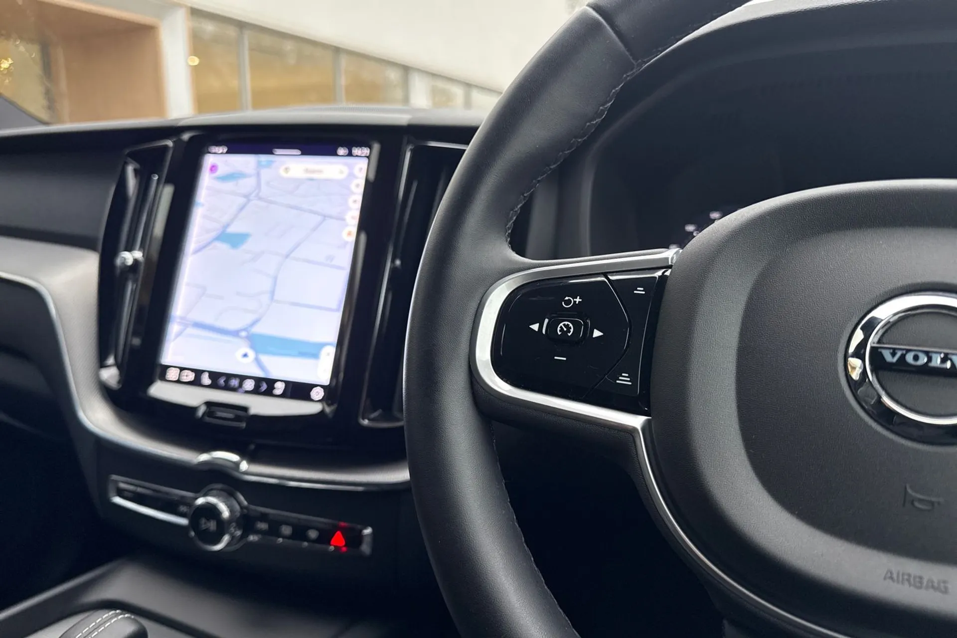 Volvo XC60 thumbnail image number 36